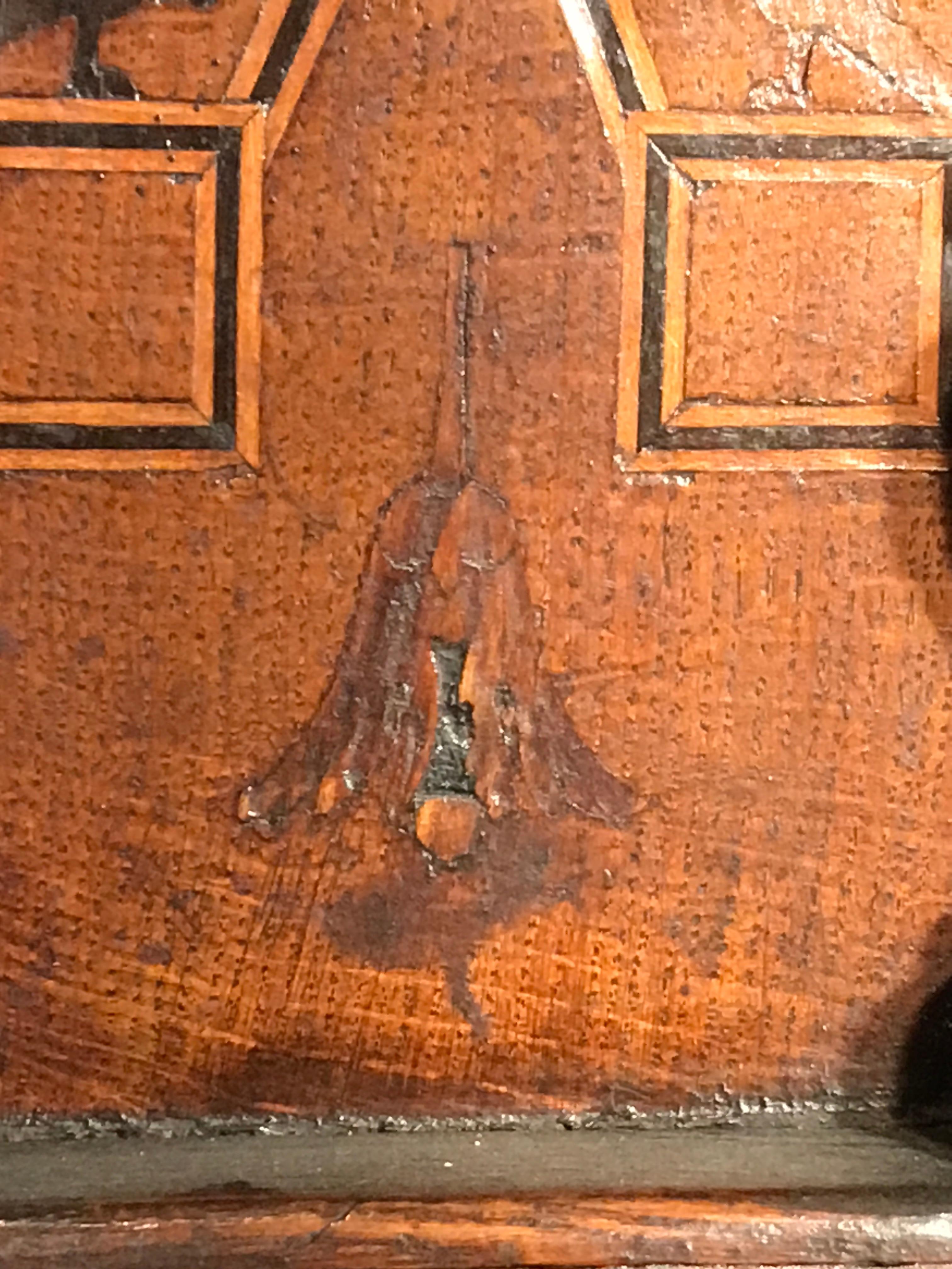 Armario de corte Fechado en 1731 Con iniciales RR KL Incrustaciones de roble Máscaras de madera de frutal en venta 8