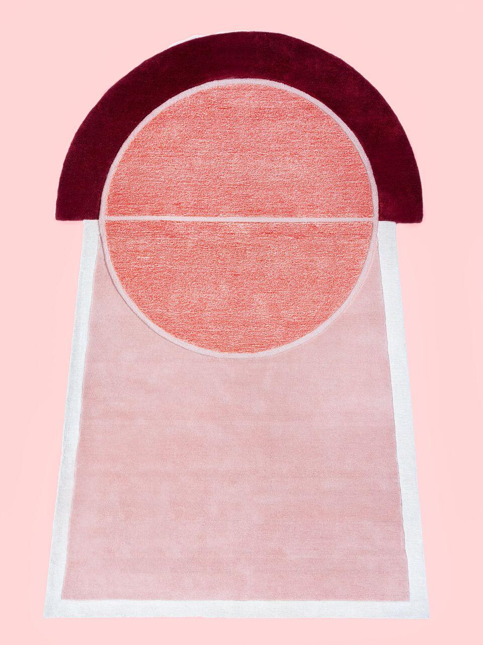 „Court Series“ Schlüssel 2 Teppich von Pieces, moderner handgetufteter rosa-roter, farbenfroher Teppich (Indisch) im Angebot