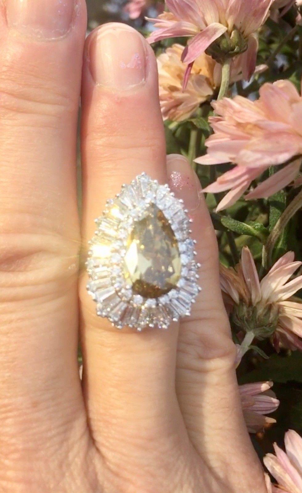 Ring-Dant 7.15 Carat Fancy Yellow Brown VS Diamond Ballerina Engagement Ring For Sale 4