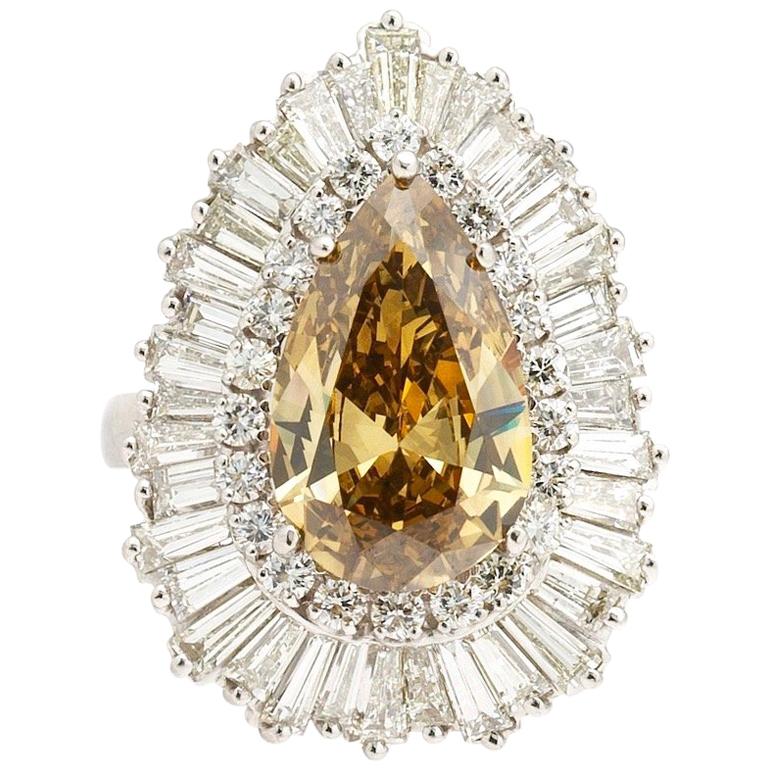 Ring-Dant 7.15 Carat Fancy Yellow Brown VS Diamond Ballerina Engagement Ring For Sale
