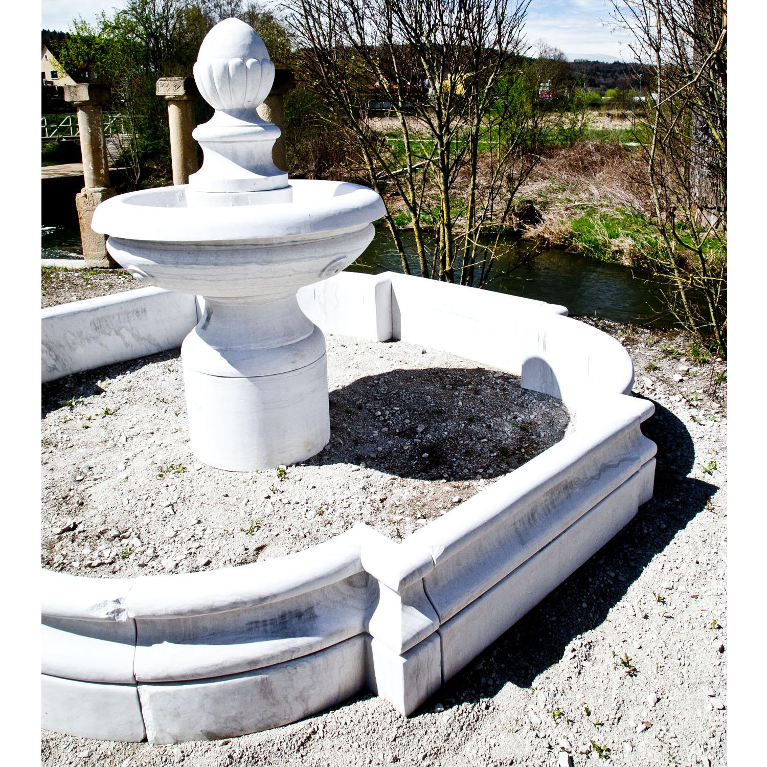 Courtly Marble Fountain, 21st Century For Sale 5