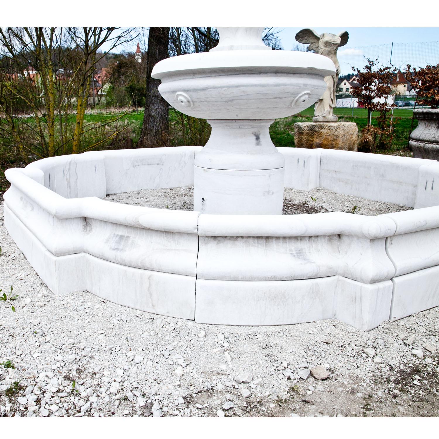 Courtly Marble Fountain, 21st Century For Sale 2