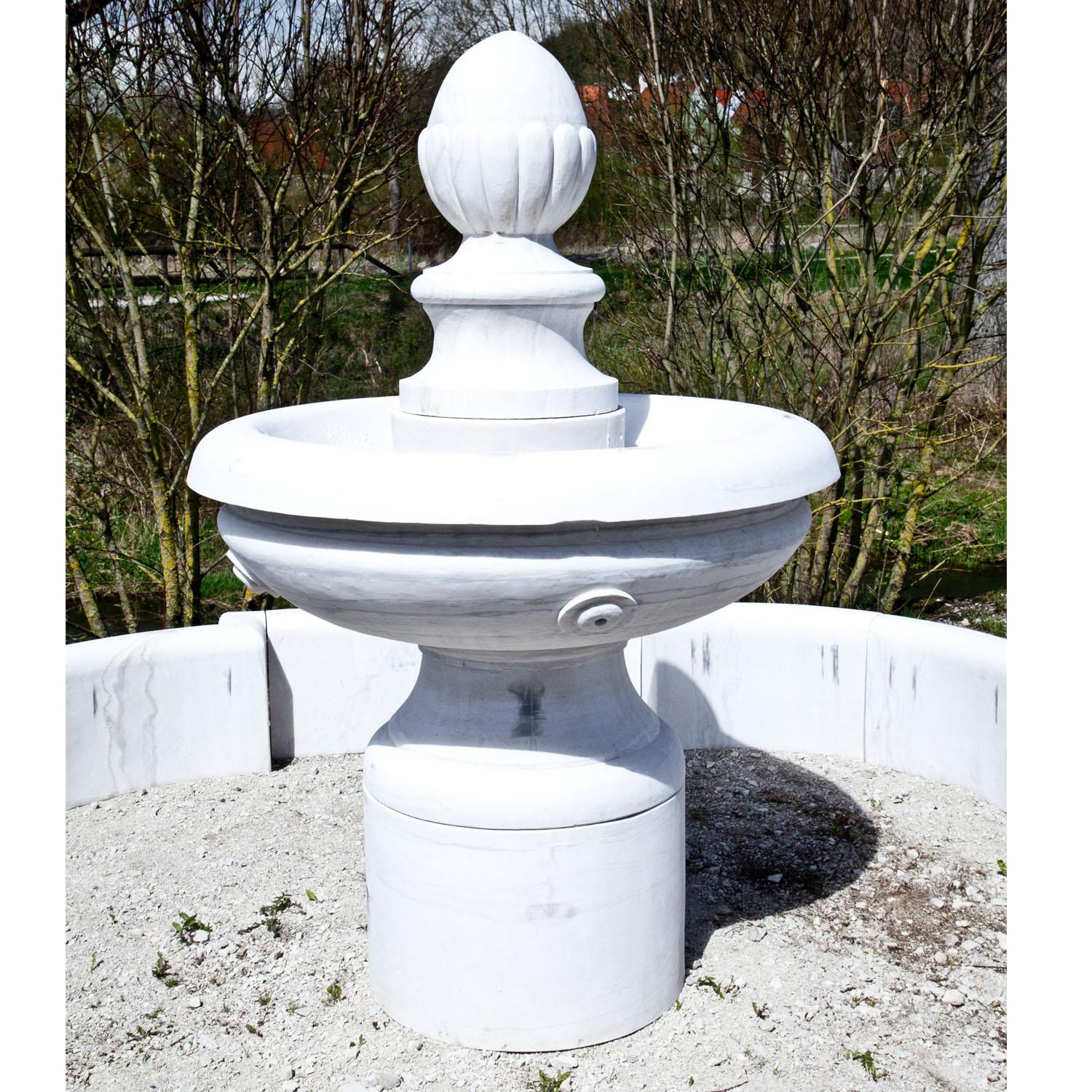 Courtly Marble Fountain, 21st Century For Sale 4