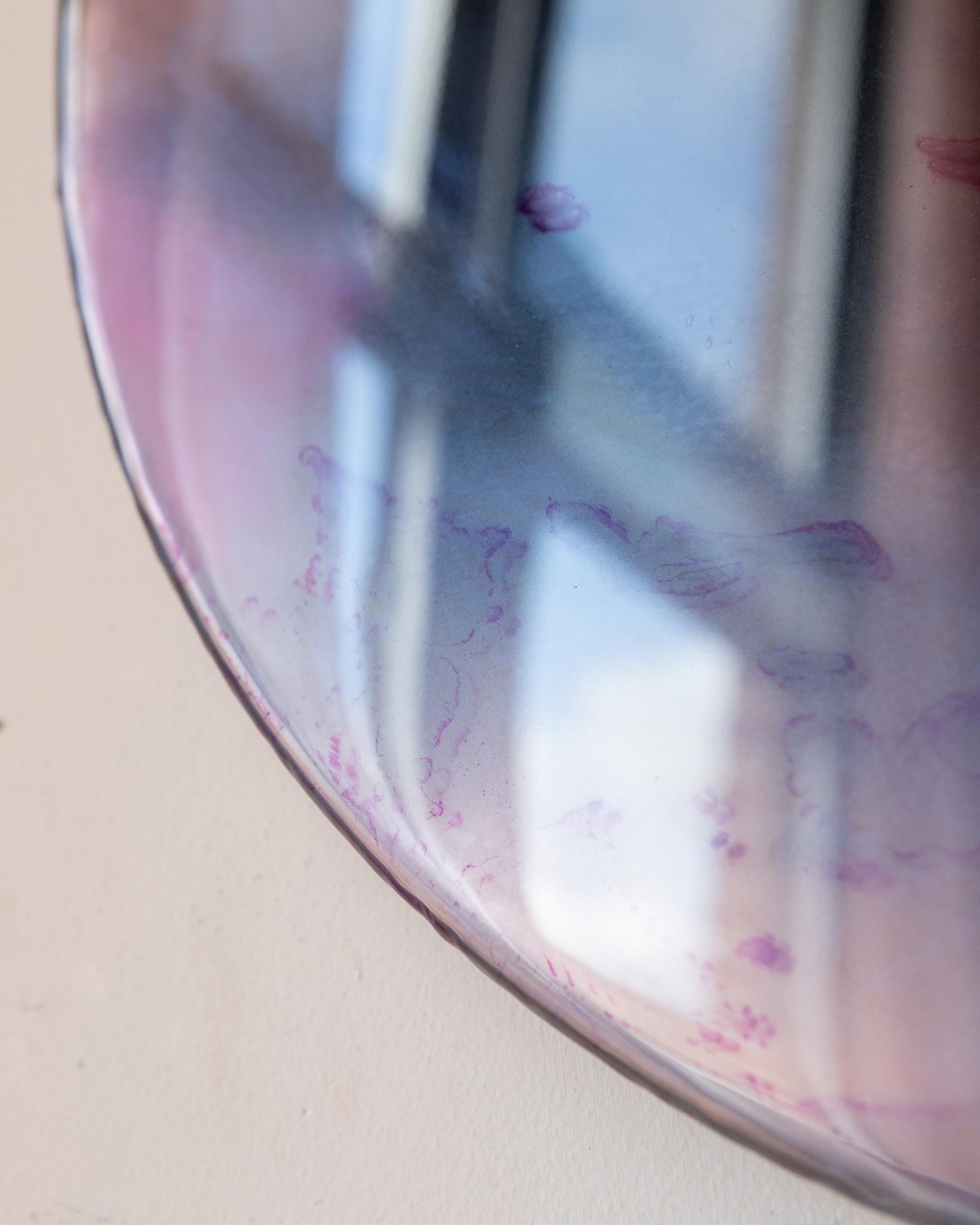 Décoration murale Dancing with my Shadow de Courtney Kinnare, miroir bleu violet en vente 9
