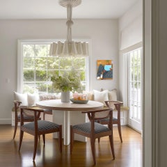 En mis botas blancas - Naturaleza muerta abstracta femenina figurativa empapada de color