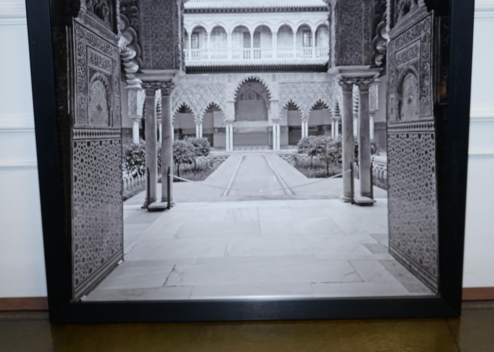 COURTYARD OF THE MAIDENS IN THE Real ALCAZAR IN SEVILLE PICTURE PRiNT ON FRAME (20. Jahrhundert) im Angebot