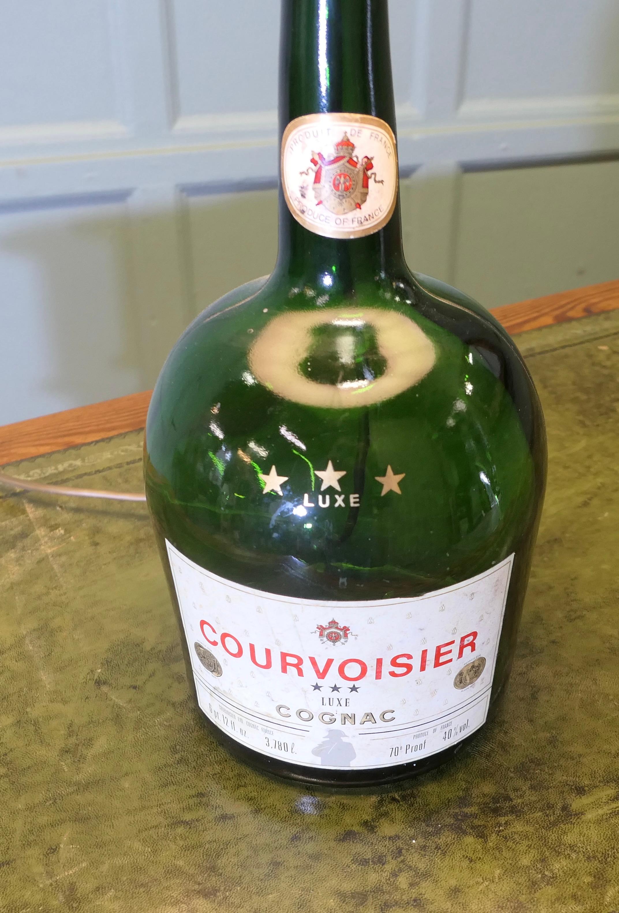 Lampe à poser publicitaire Courvoisier 3 Star Luxe Cognac Fresh from France en vente 1