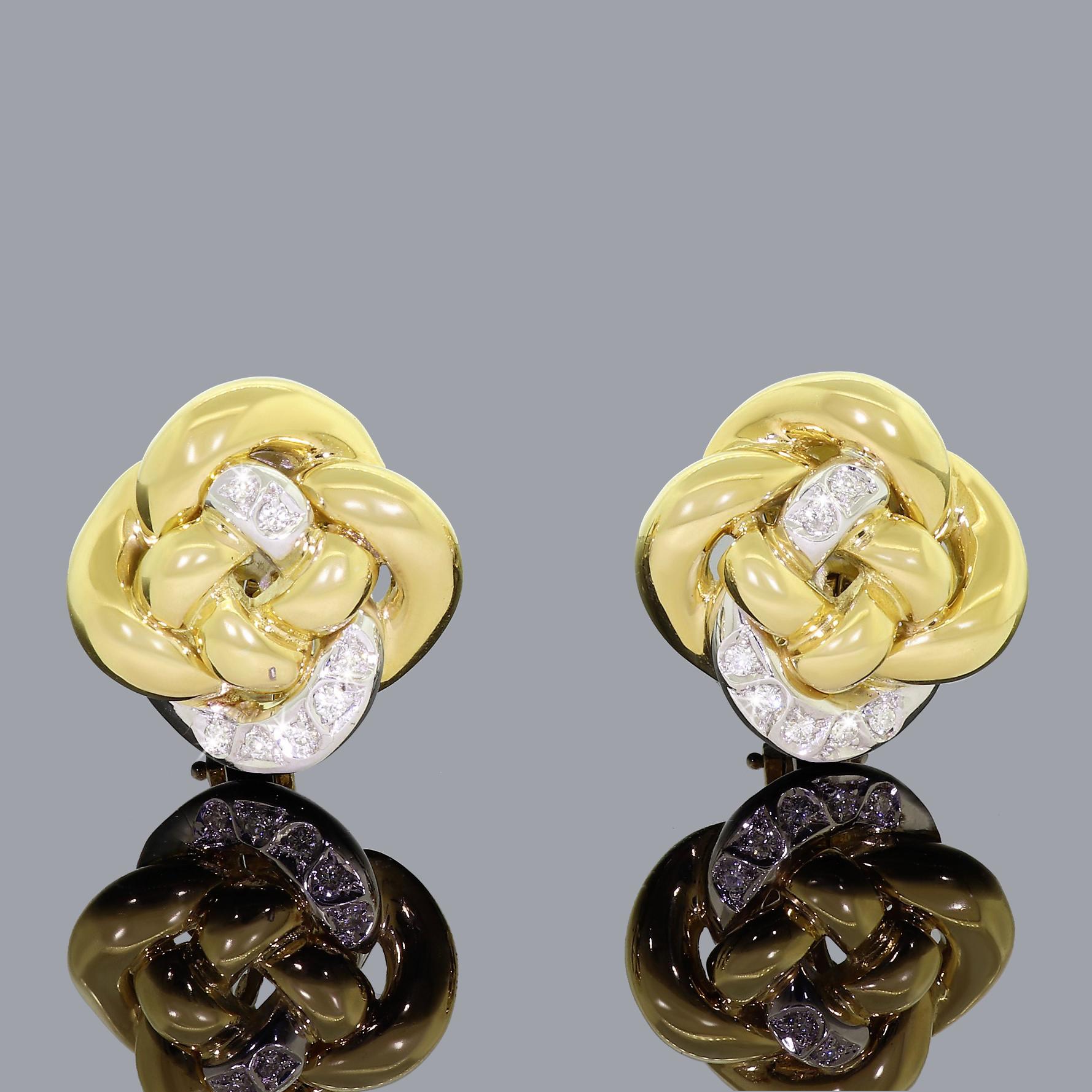 Nino Verita couture jewelry is highly sought after and very elusive. Only single digit items can be found at any given time, and of course the majority are here on 1stdibs.
Crafted out of thick, lavish 18K yellow gold. Each earring has a regal love