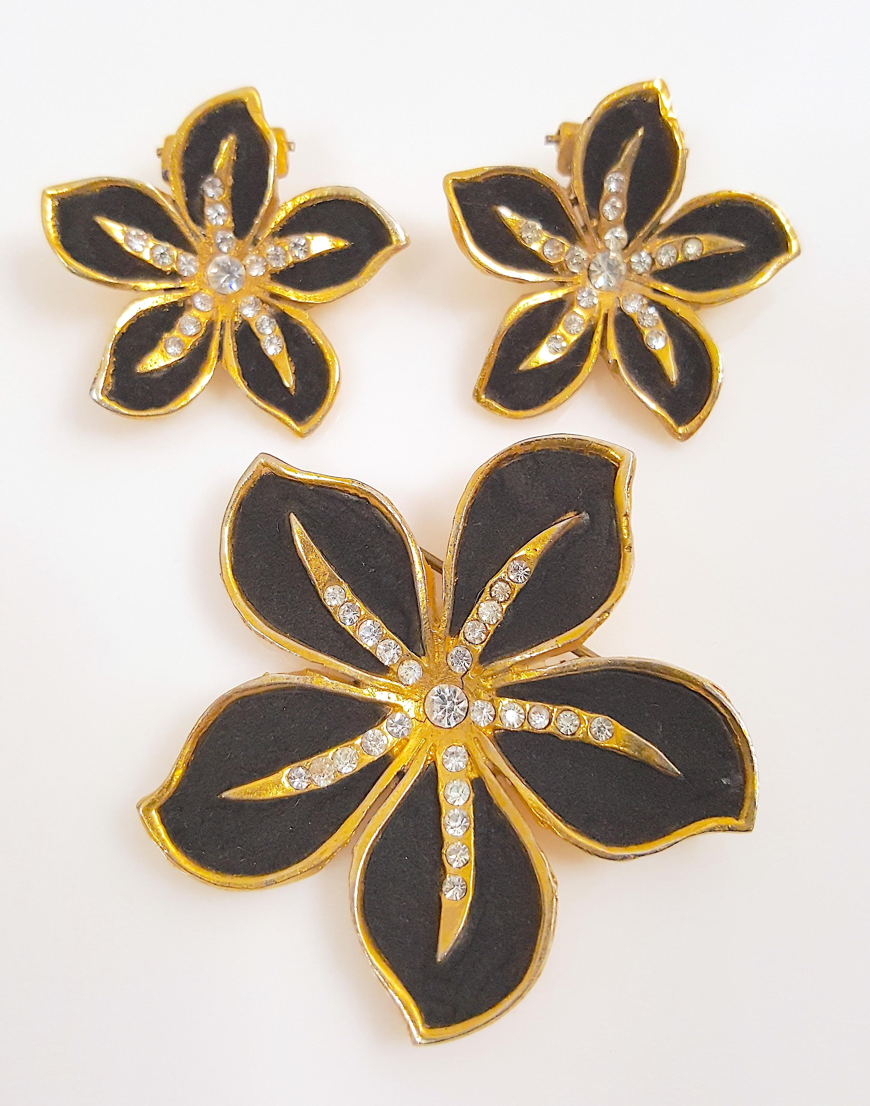 Brilliant Cut Couture 1930s CocoChanel LinaBaretti SatinBlackCamellias PaveCrystals Gold Set  For Sale