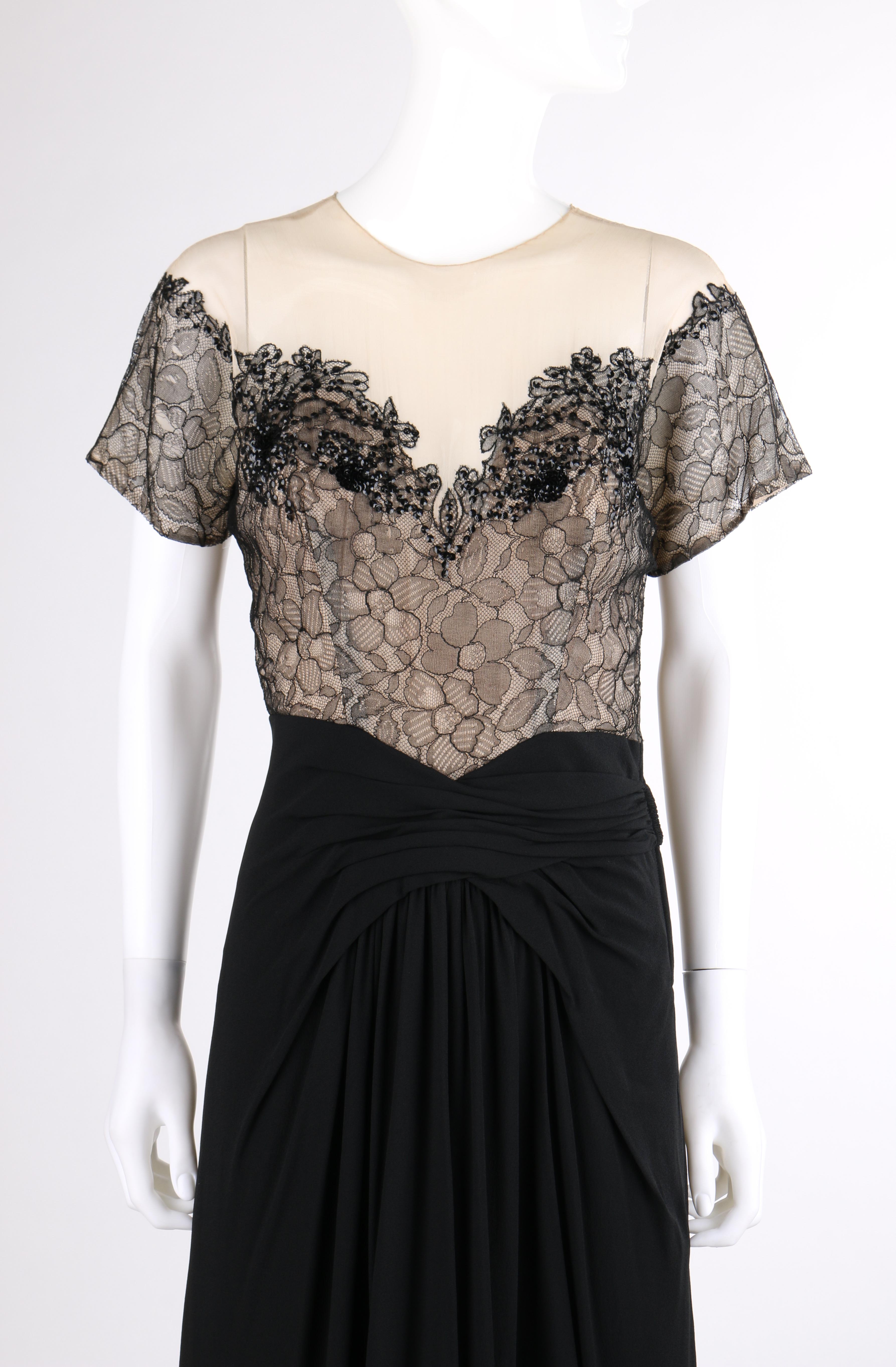 COUTURE Vestido de noche plisado negro con cuerpo de encaje de lentejuelas escarpado de los años 30

Circa: 1930's
Etiqueta(s): No
Estilo Vestido de noche
Color(es): tonos negro y desnudo
Forrado: Sólo en el corpiño 
Sin marcar Contenido del tejido
