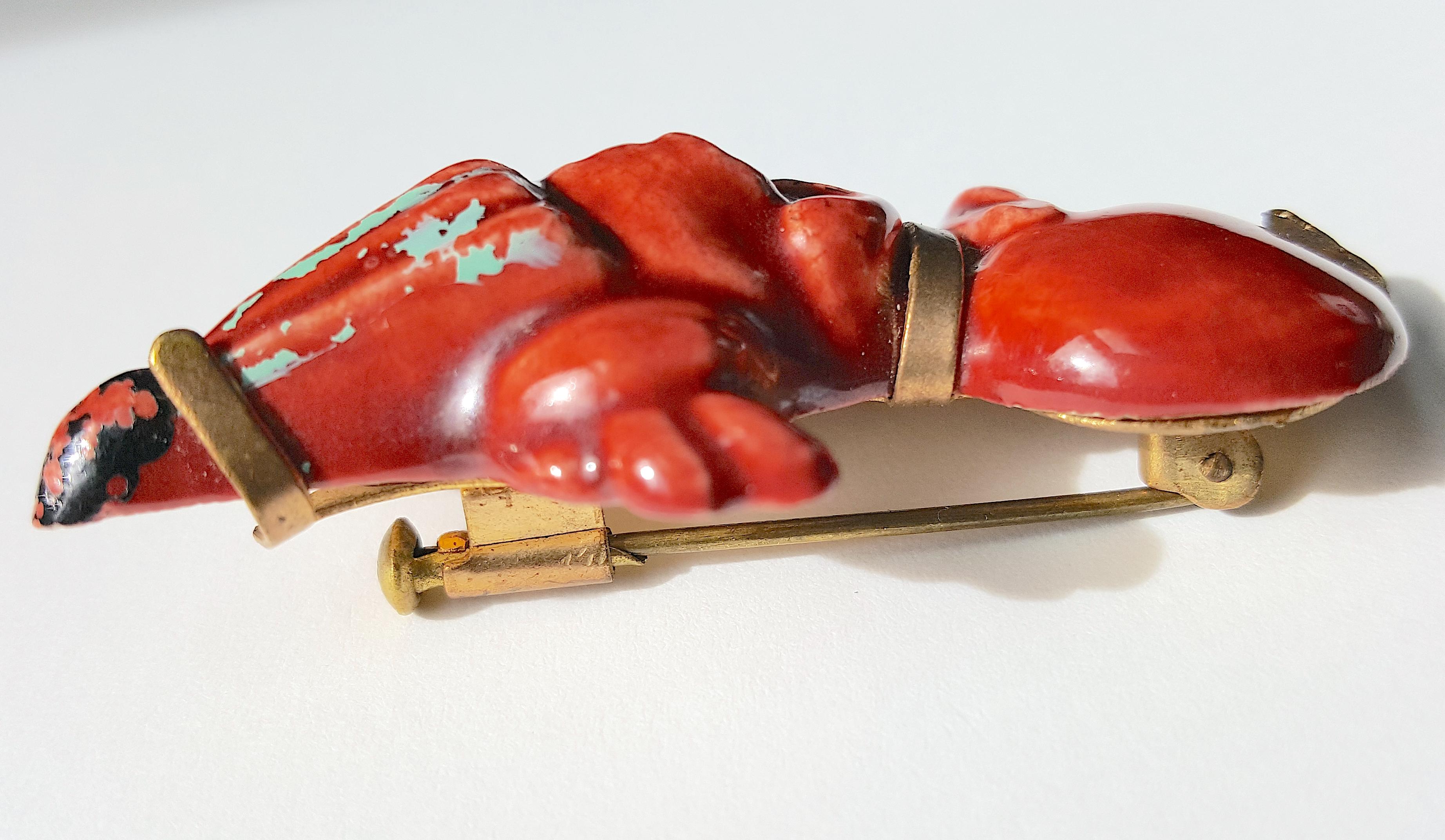 Couture 1937-40 ElsaSchiaparelli MarcelVertes Arlecchino Anatra smaltataSpilla in ceramica In condizioni buone in vendita a Chicago, IL