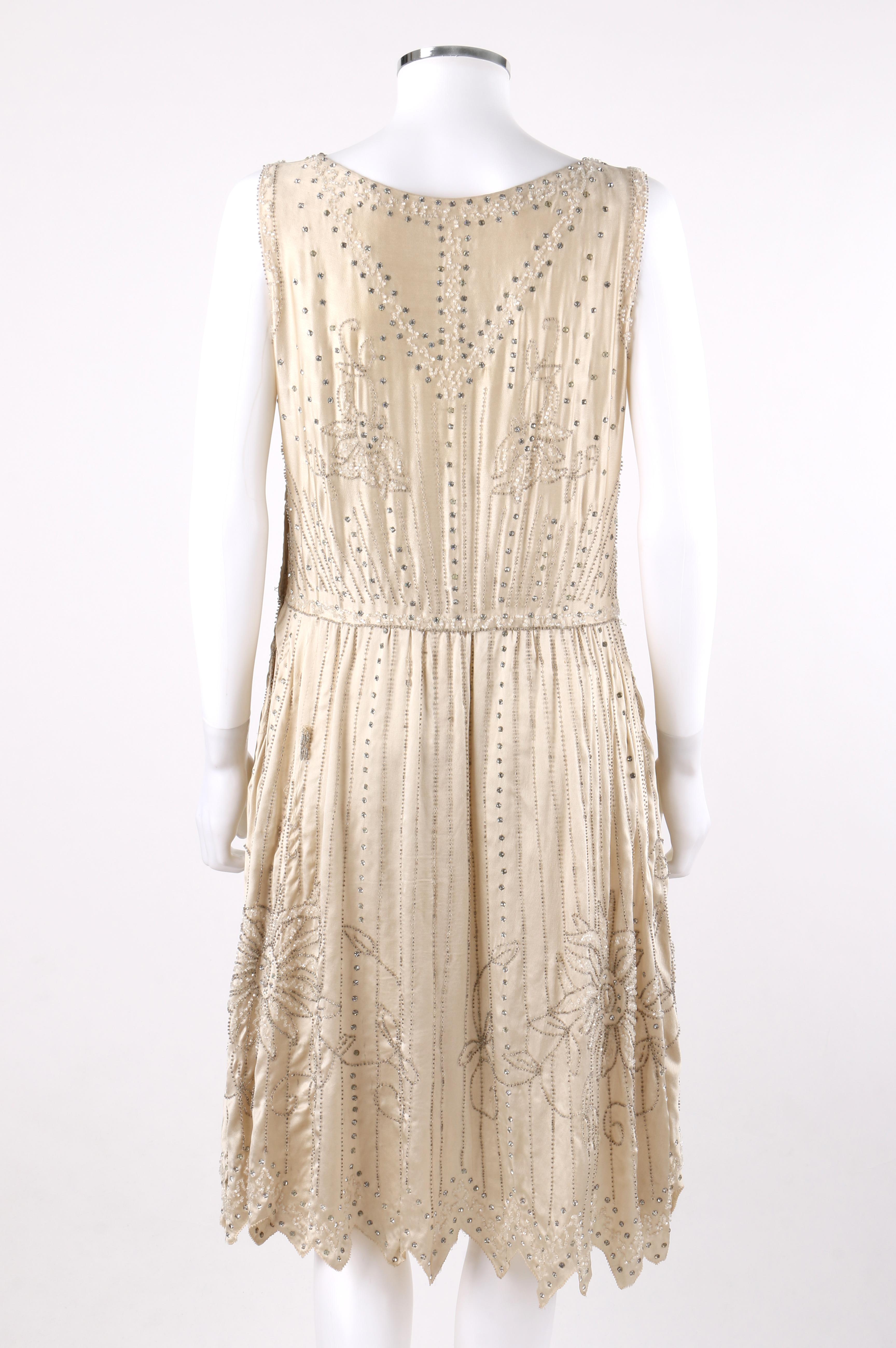 Couture c.1920er Champagner Florales Flapper-Kleid, Seide Glas Perlen Strass   Damen im Angebot