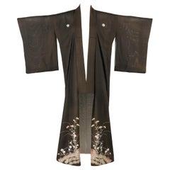 COUTURE c.1920er Kikyo Ume formeller seidener Hochzeits-Kimono, pinienfarben mit Blumenverzierungen 