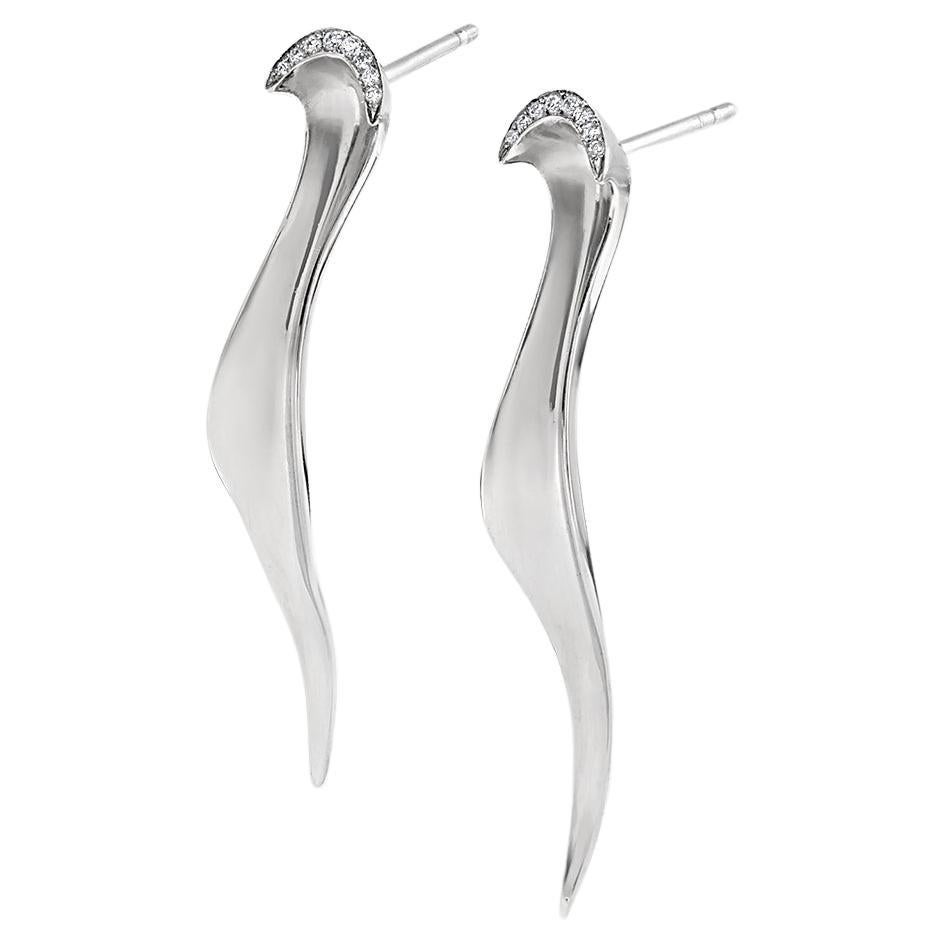 Boucles d'oreilles sculpturales contemporaines haute couture en platine et diamants blancs 0,08 carat Pav