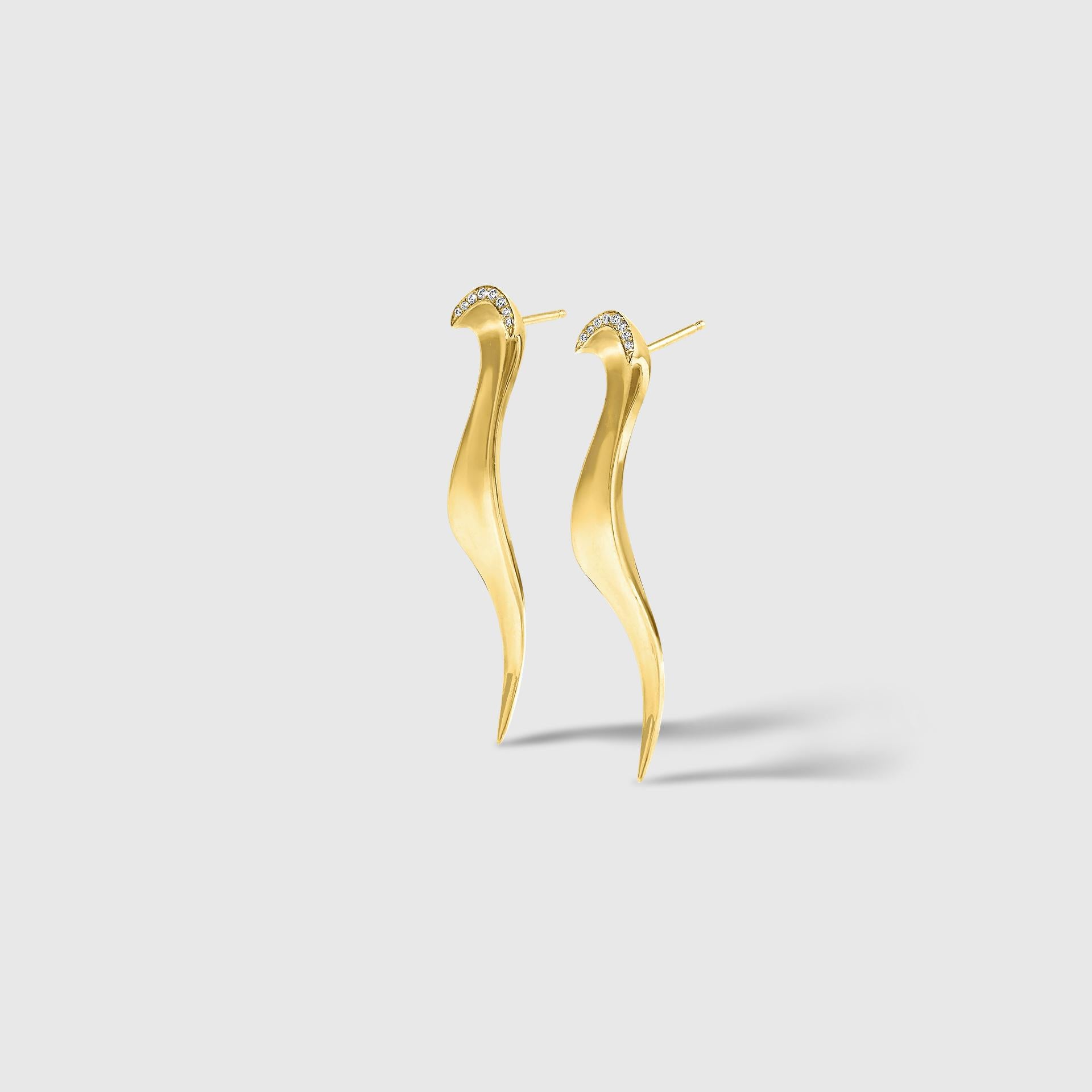 Taille ronde Boucles d'oreilles sculpturales contemporaines haute couture en or jaune 18 carats et diamants Pav de 0,08 carat en vente