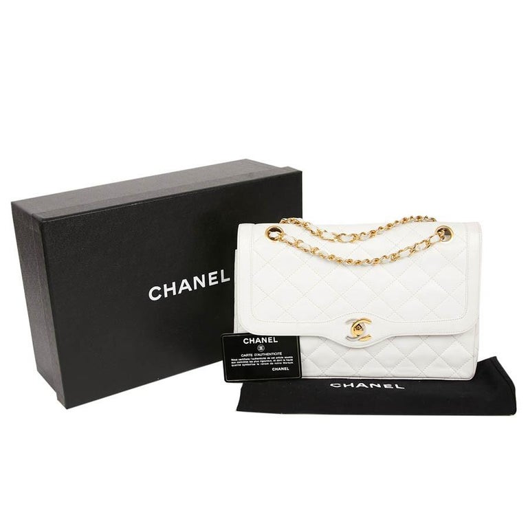 Couture Timeless CHANEL Vintage Bag in White Lambskin Leather For Sale 5