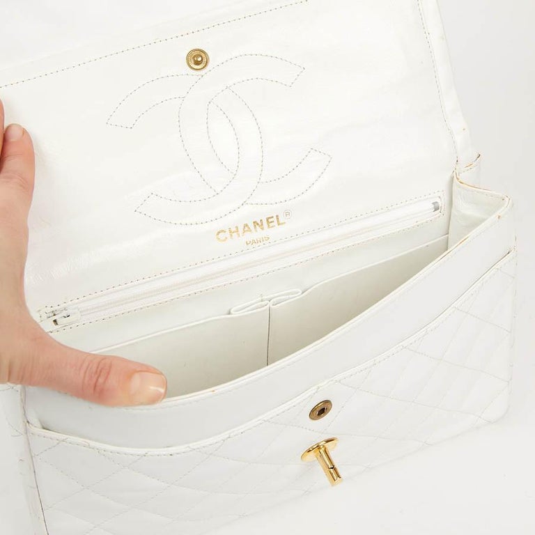 Couture Timeless CHANEL Vintage Bag in White Lambskin Leather For Sale 10