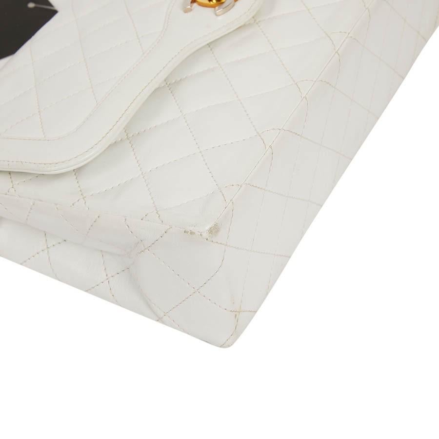 Couture Timeless CHANEL Vintage Bag in White Lambskin Leather In Good Condition In Paris, FR