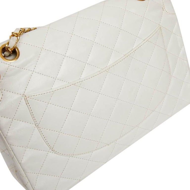 Couture Timeless CHANEL Vintage Bag in White Lambskin Leather For Sale 4