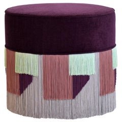 Couture Violetter Couture-Hocker mit geometrischen Fransen