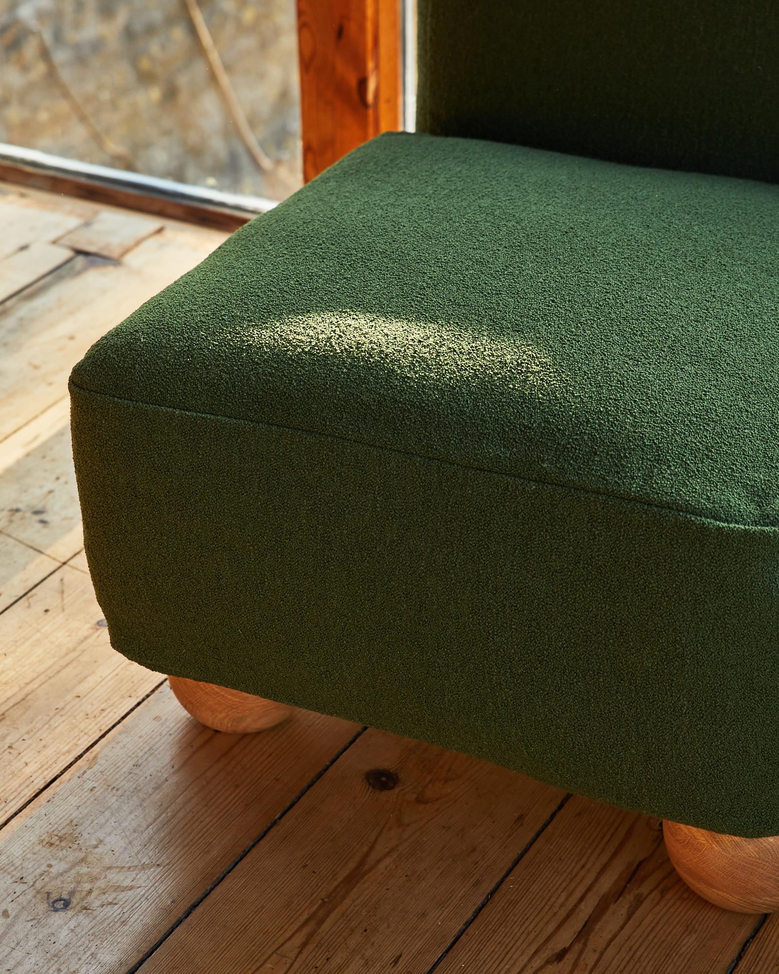 British Cove 3.5 Seater Slipper in Woodland Green For Sale