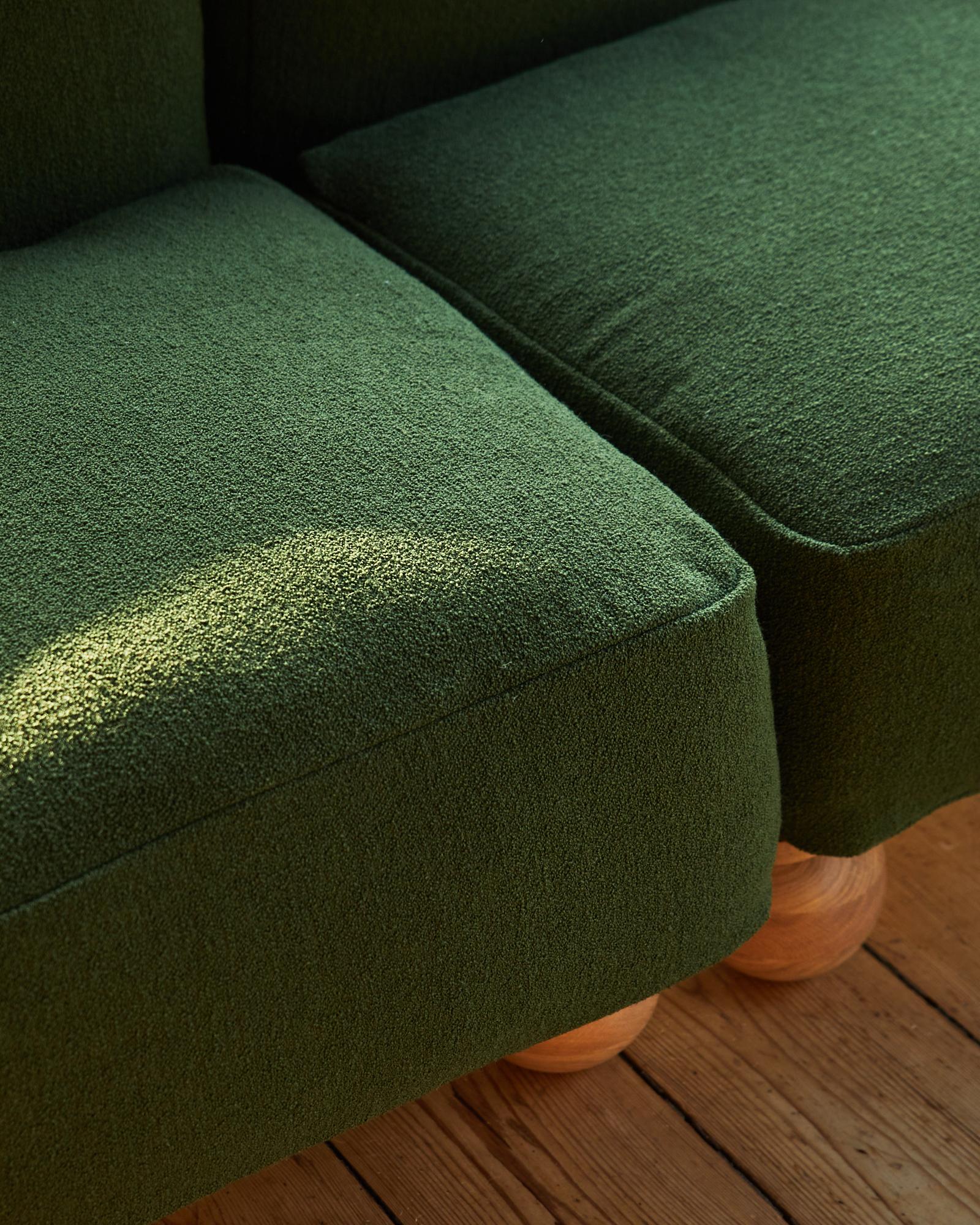 Cove 3.5 Seater Slipper in Woodland Green In New Condition For Sale In London, England