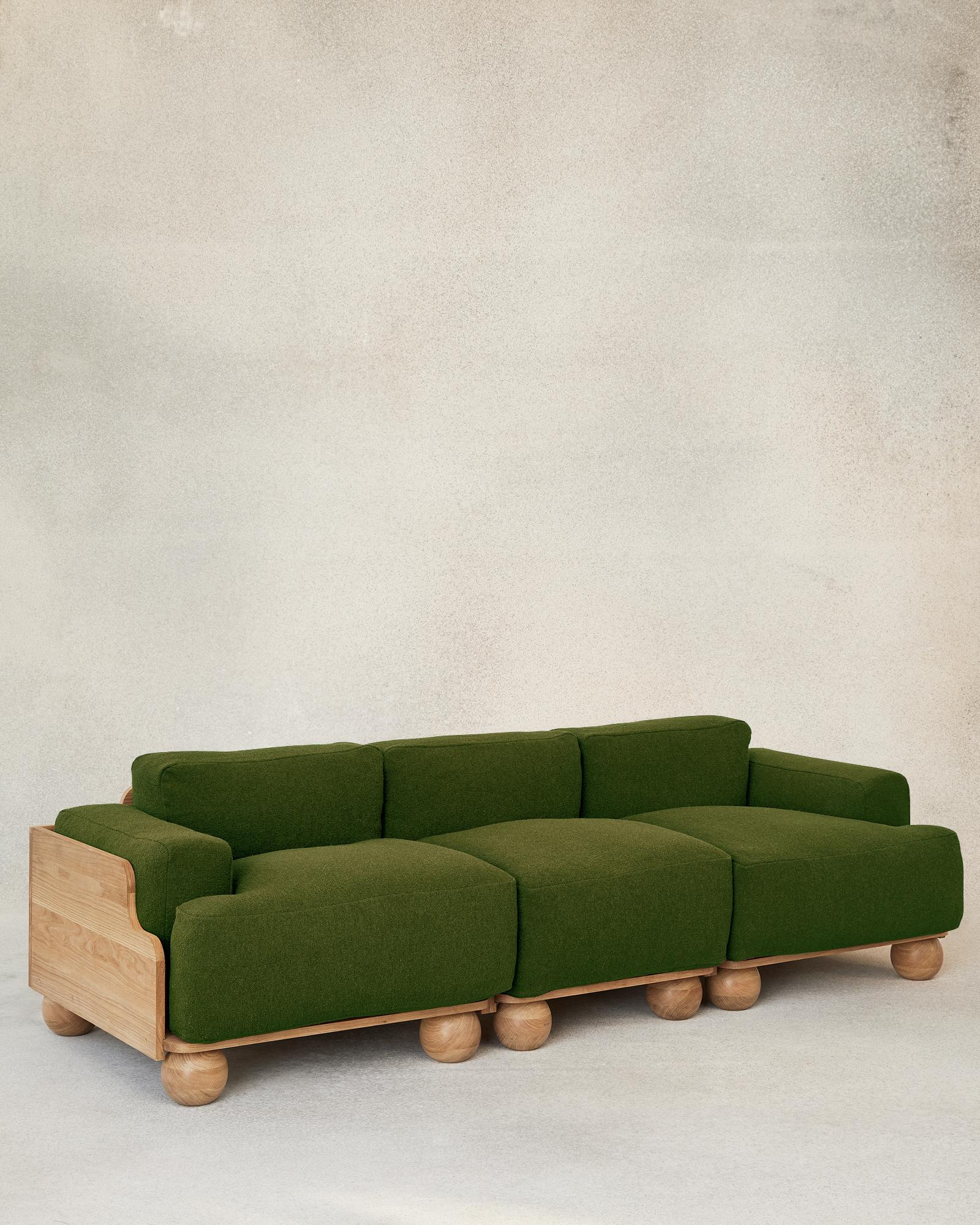 The Cove Sofas adapts to any interior environment and beckons to be sat in all day. The modular design allows versatile combinations and lengths of two-, three- or more seaters with or without arms. 

Expanses of sculptural solid oak encase the