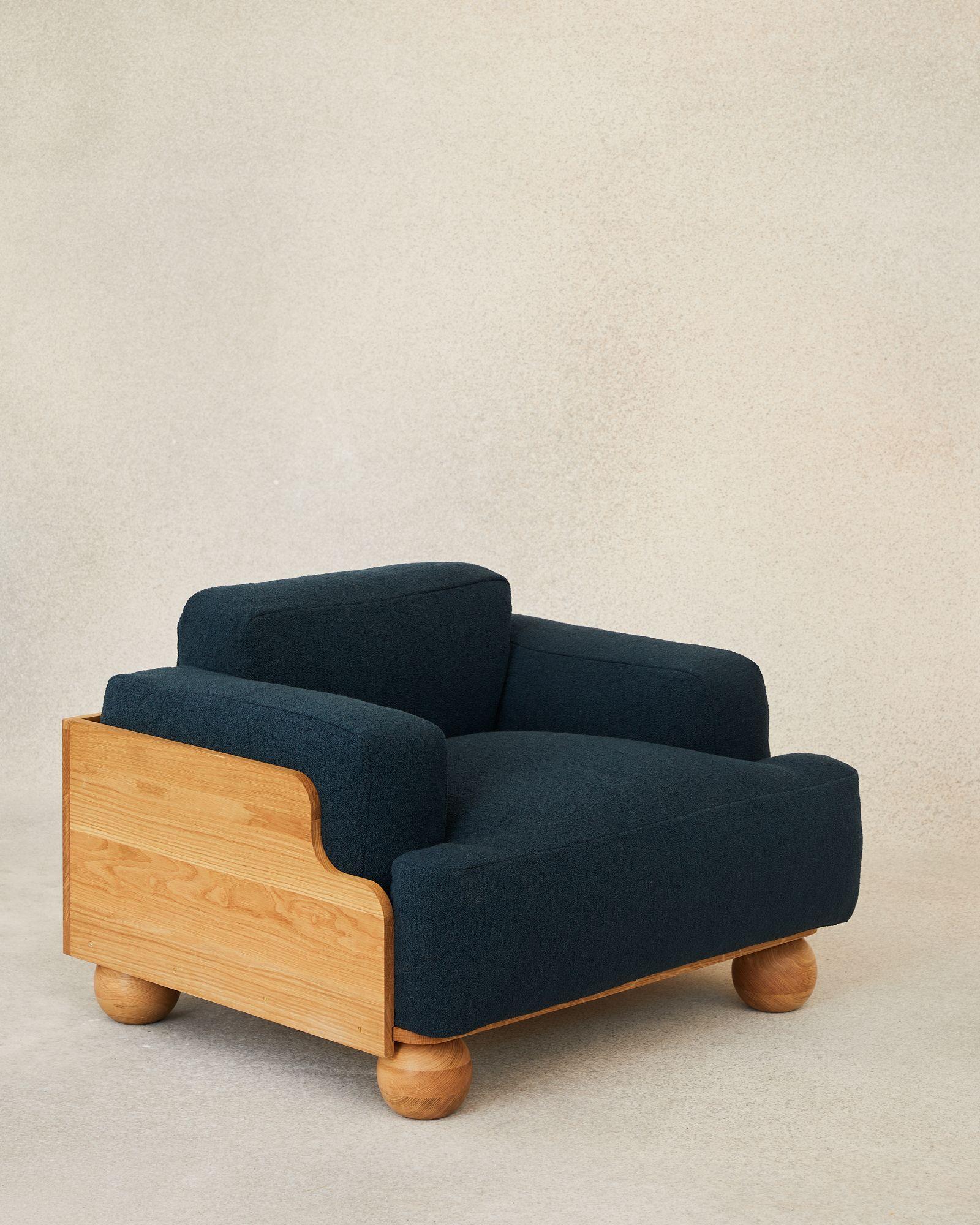 Cove Armchair by Fred Rigby Studio In New Condition In Geneve, CH