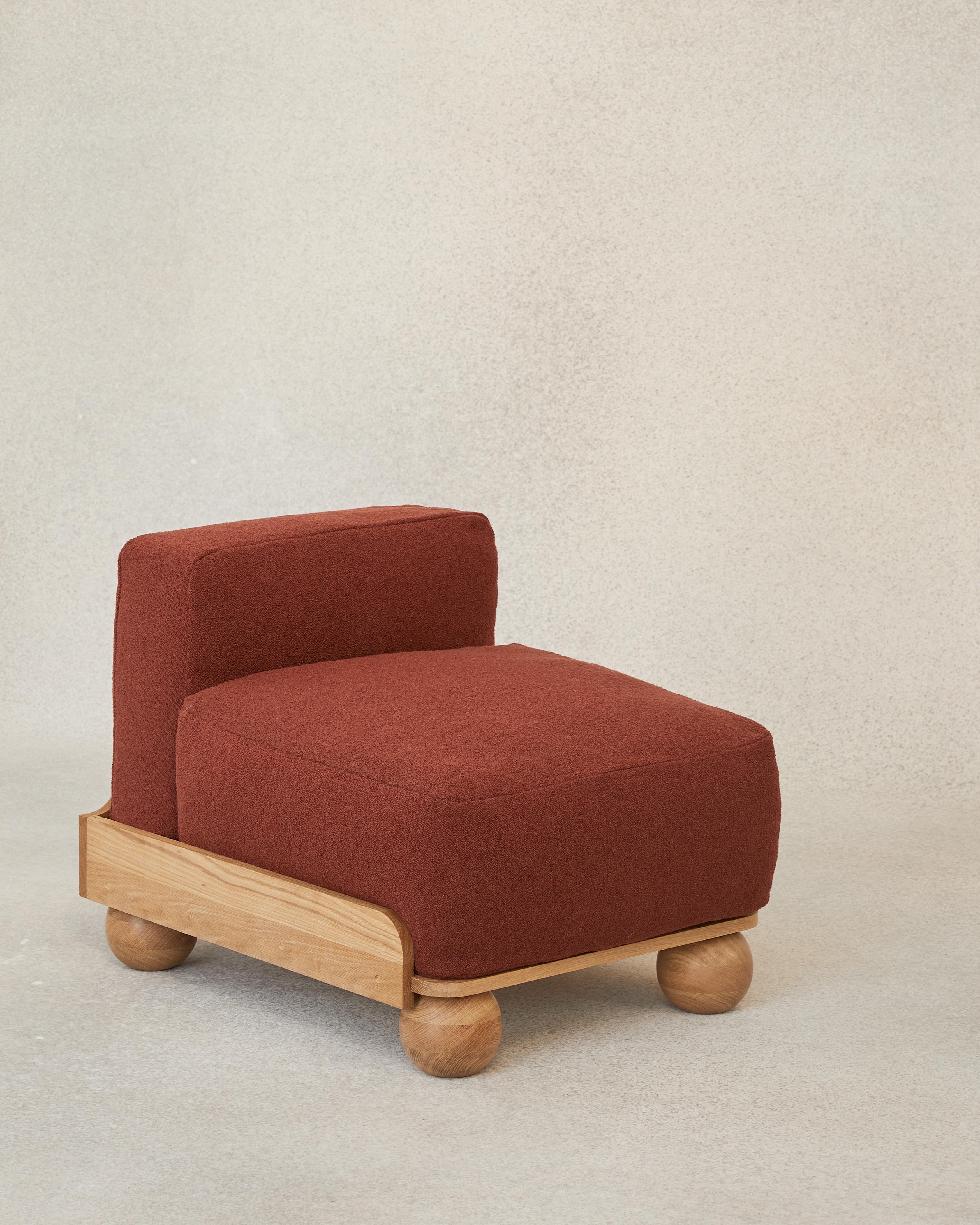 The Cove slipper is a pared back armless seat designed to stand alone or join its modular family: combined into a sofa of any length or paired with the Cove footstool to make a chaise lounge.

Like its Cove siblings, the Sipper reveals all its
