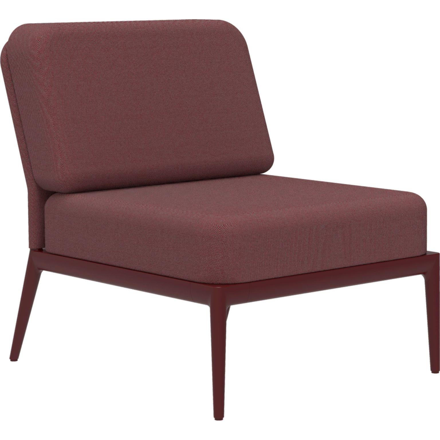 Cover Burgundy Central modular sofa by MOWEE
Dimensions: D83 x W68 x H81 cm (seat height 42 cm).
Material: Aluminum and upholstery.
Weight: 17 kg.
Also available in different colors and finishes. 

An unmistakable collection for its beauty and