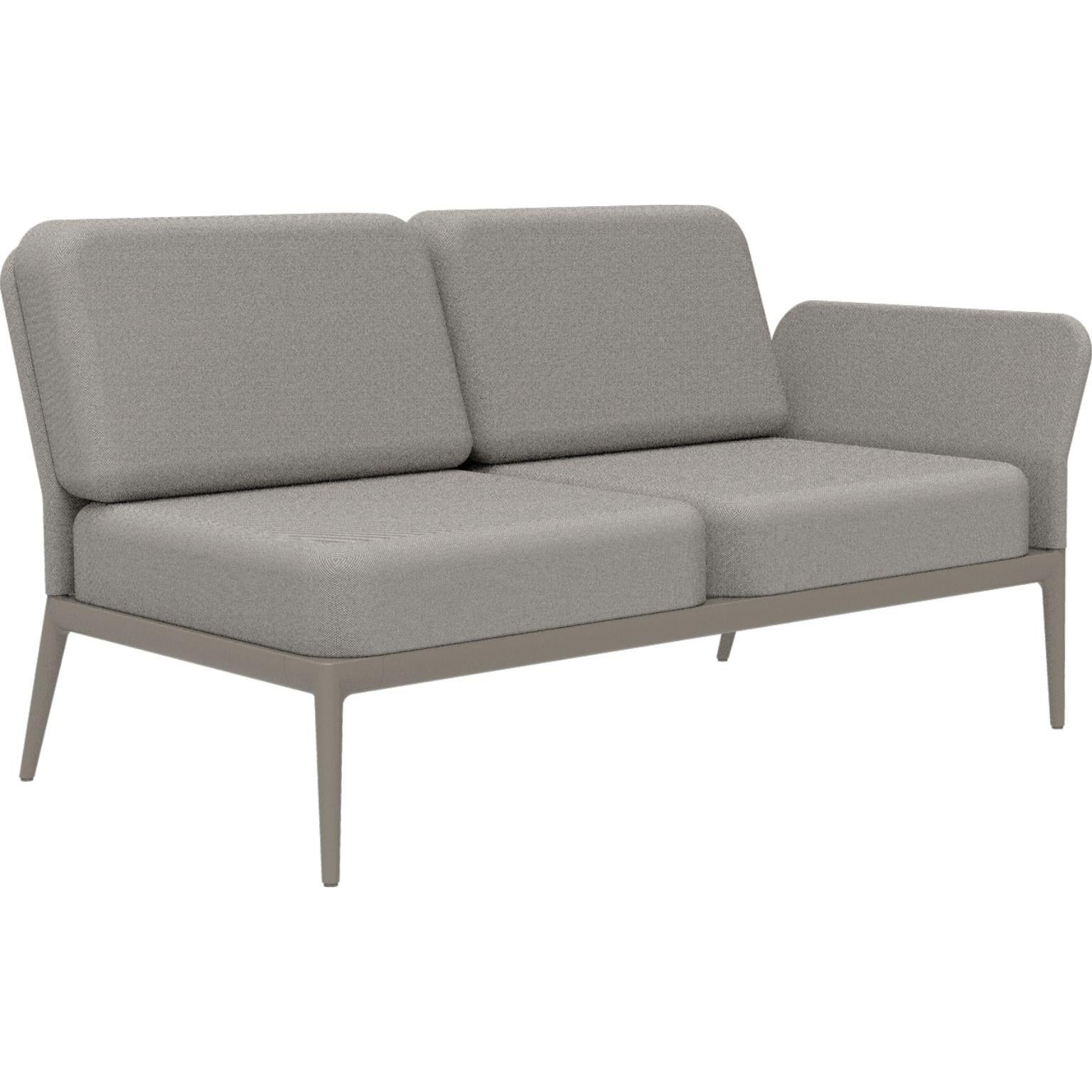 Cover Cream Double Left Modular Sofa by MOWEE
Dimensions: D83 x W148 x H81 cm (seat height 42 cm)
Material: Aluminum and upholstery.
Weight: 29 kg.
Also available in different colors and finishes. Please contact us.

An unmistakable collection