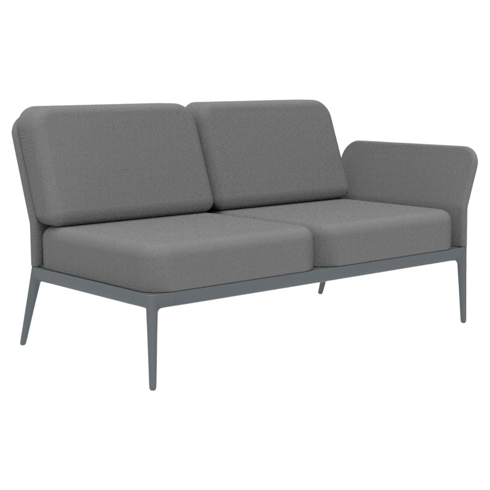 Modulares Sofa mit grauem Deckel und doppeltem Fuß von MOWEE