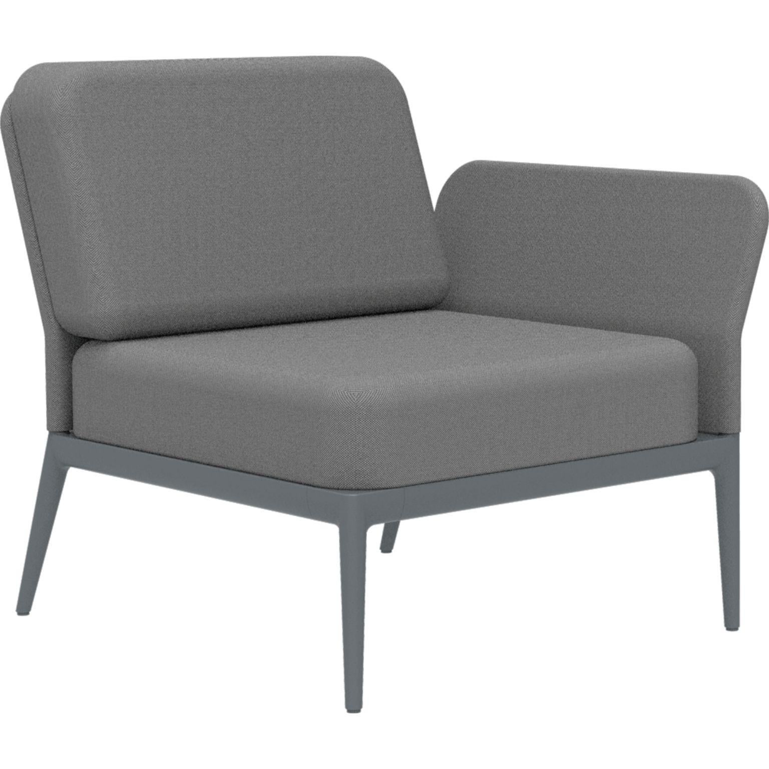 Cover Grey Left Modular Sofa by MOWEE
Dimensions: D83 x W80 x H81 cm (seat height 42 cm).
Material: Aluminium and upholstery.
Weight: 19 kg.
Also available in different colors and finishes. Please contact us.

An unmistakable collection for