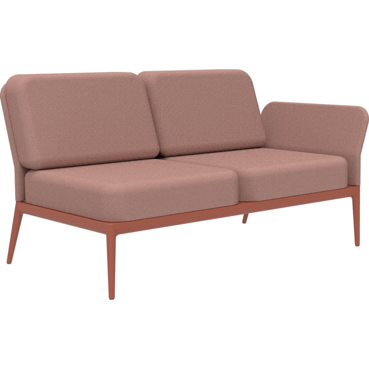 Cover Salmon Double Left Modular Sofa by MOWEE
Dimensions: D83 x W148 x H81 cm (seat height 42 cm)
Material: Aluminum and upholstery.
Weight: 29 kg.
Also available in different colors and finishes. Please contact us.

An unmistakable