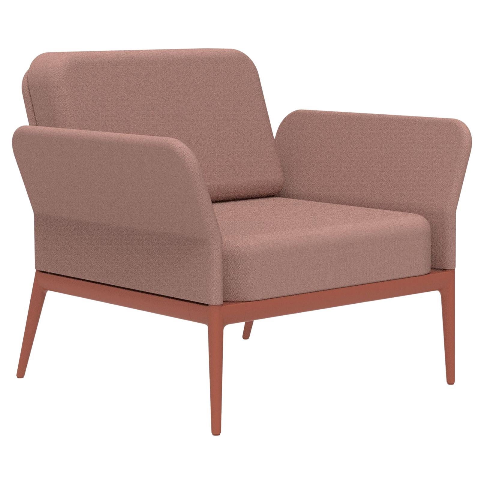 Lachsfarbener Longue-Stuhl mit Deckel von MOWEE im Angebot