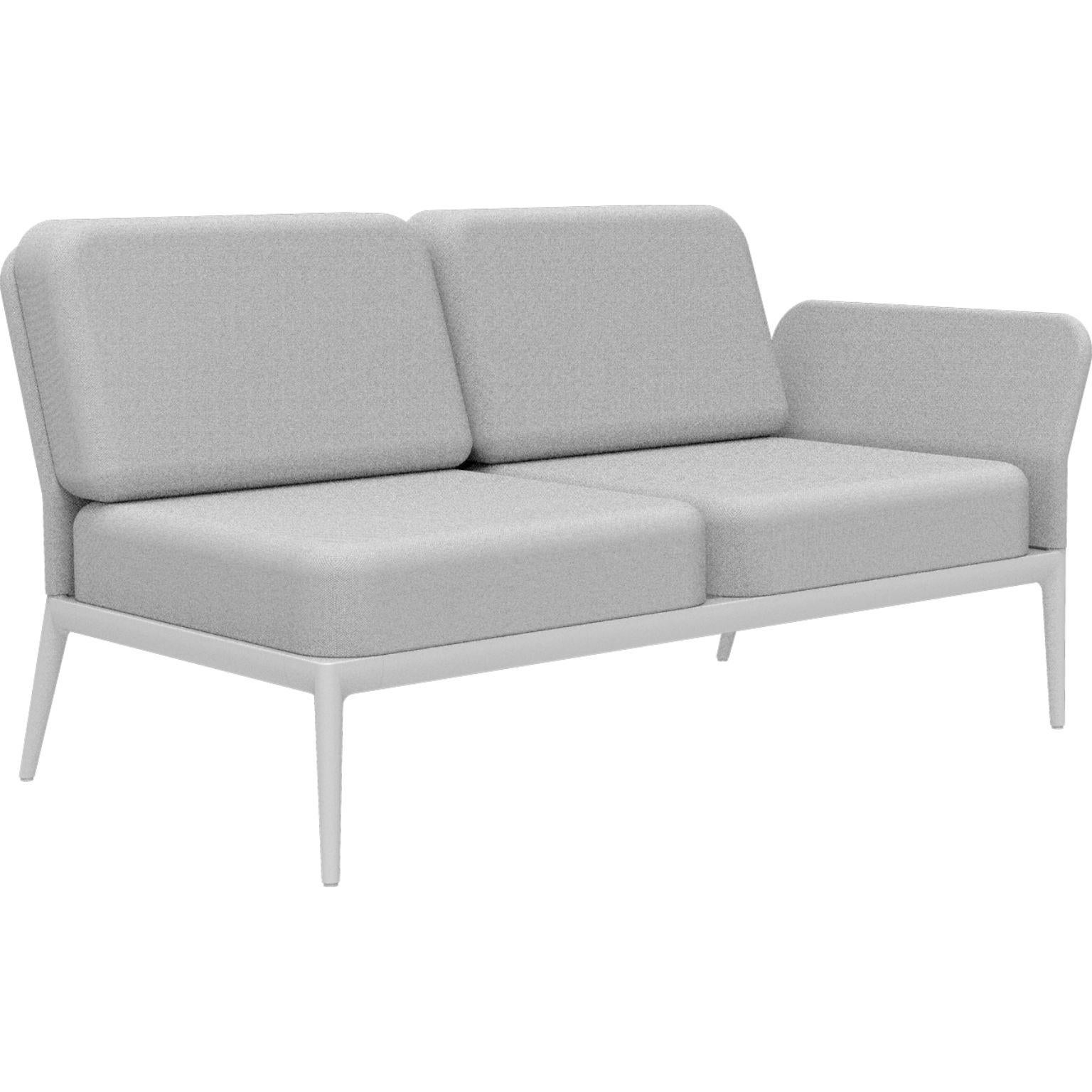 Cover White Double Left Modular Sofa by MOWEE
Dimensions: D83 x W148 x H81 cm (seat height 42 cm)
Material: Aluminum and upholstery.
Weight: 29 kg.
Also available in different colors and finishes. Please contact us.

An unmistakable collection