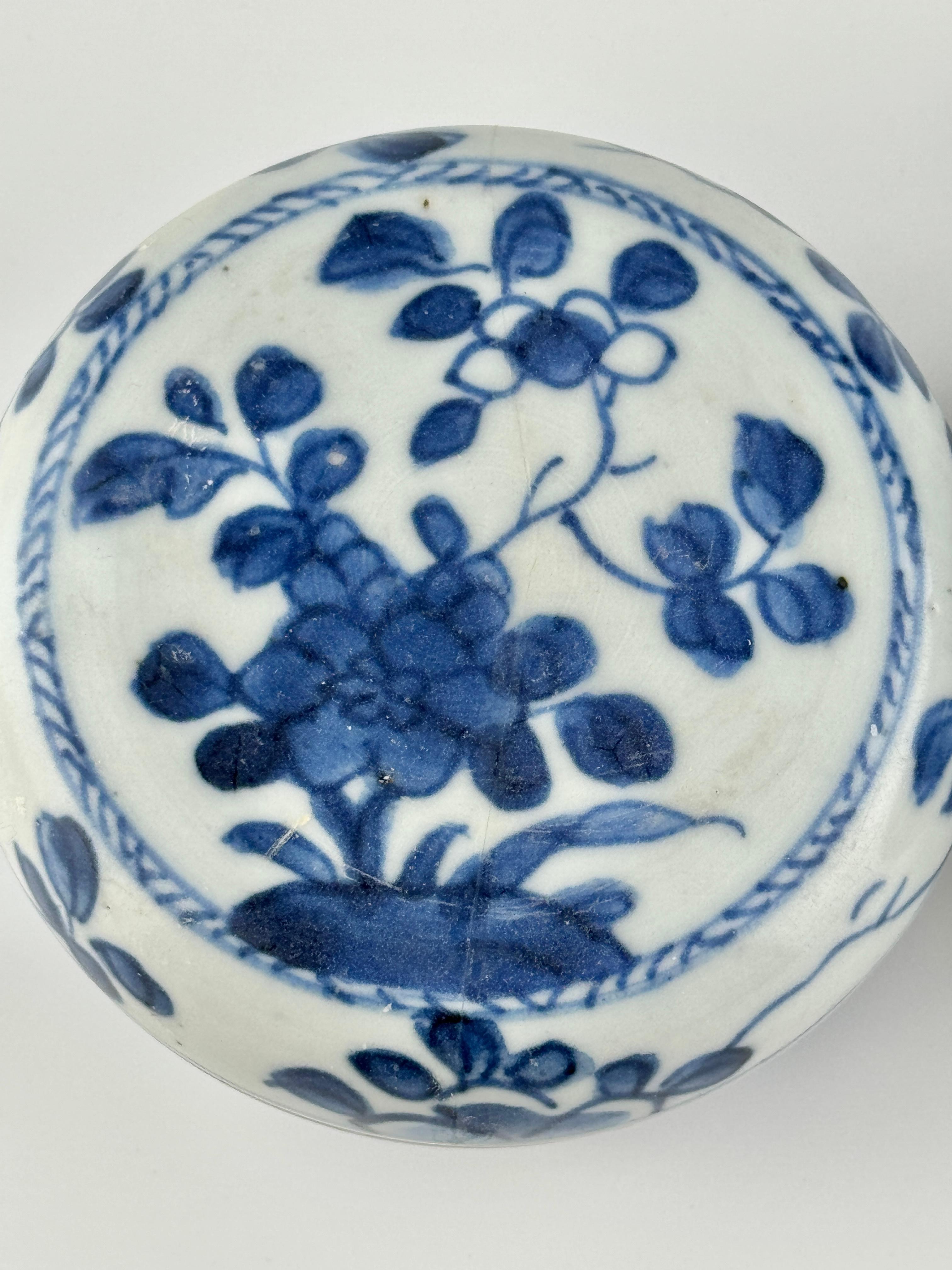 Vernissé Boîtes couvertes du bateau de Mau, Dynastie Qing, règne de Yongzheng en vente