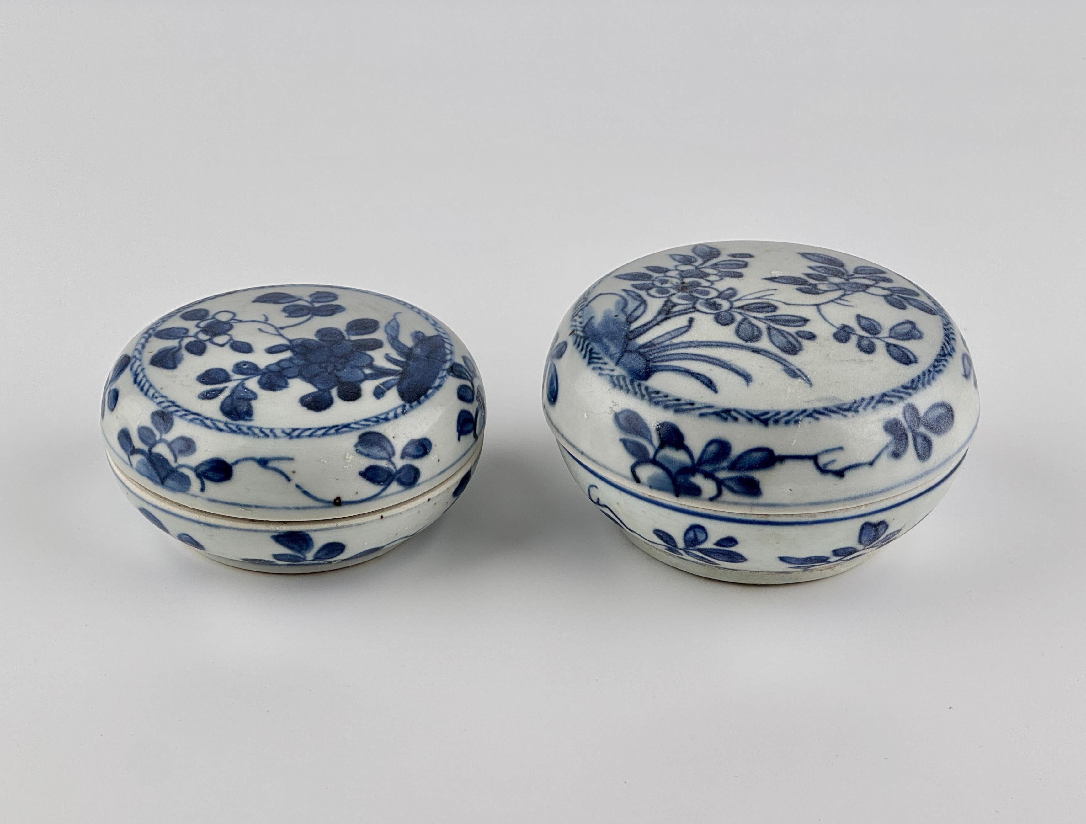 XVIIIe siècle et antérieur Boîtes couvertes du bateau de Mau, Dynastie Qing, règne de Yongzheng en vente
