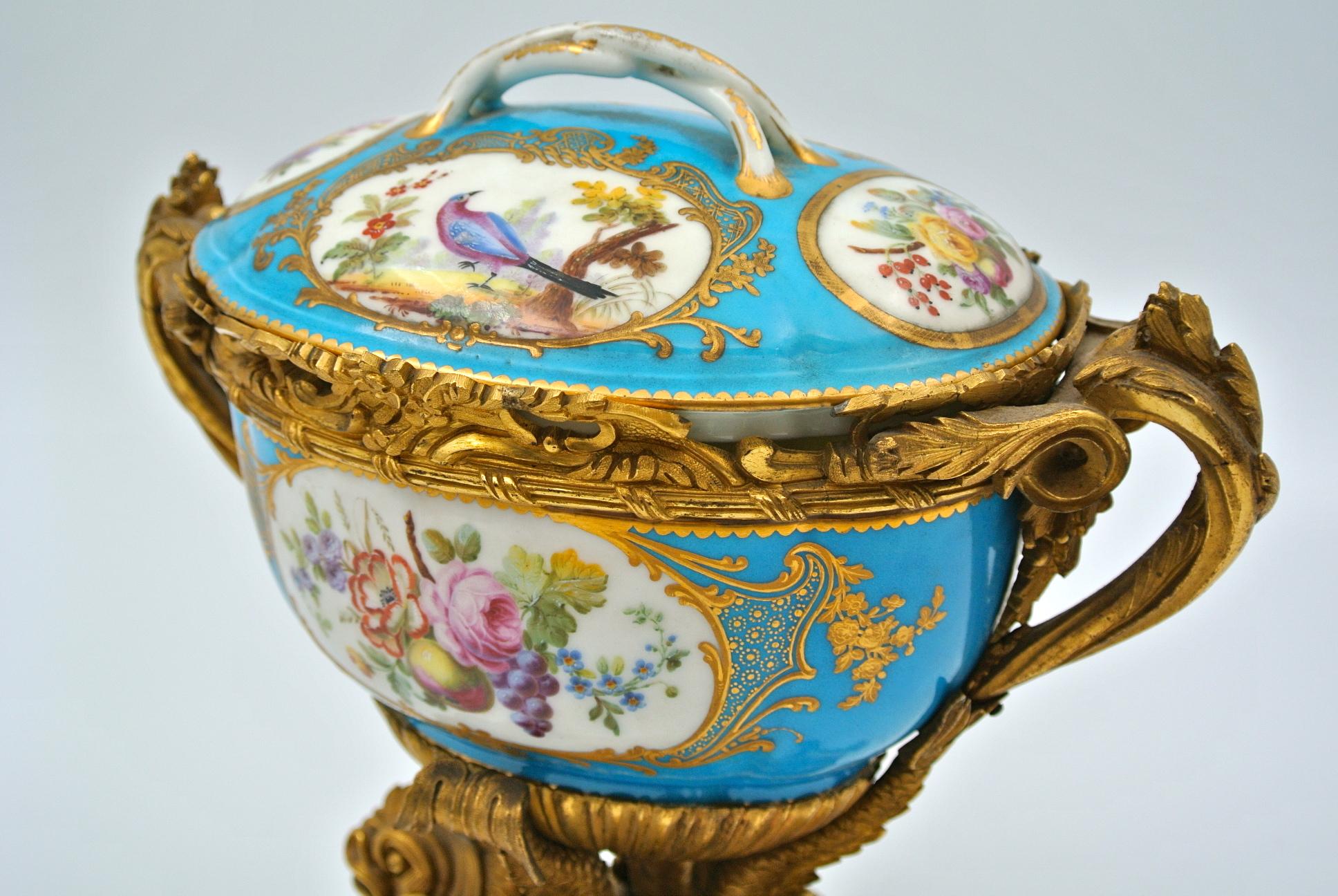 Covered Cup in Chiselled and Gilded Bronze and Painted Sèvres Porcelain 4