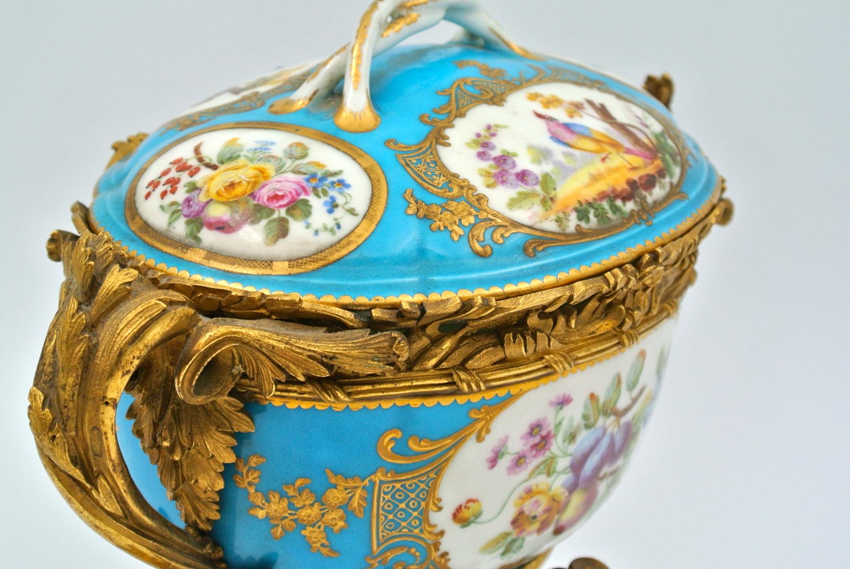 Covered Cup in Chiselled and Gilded Bronze and Painted Sèvres Porcelain 7