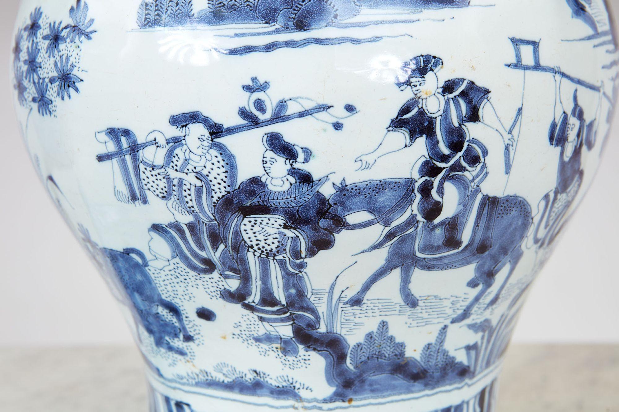 Covered Delft Jar (Chinoiserie) im Angebot