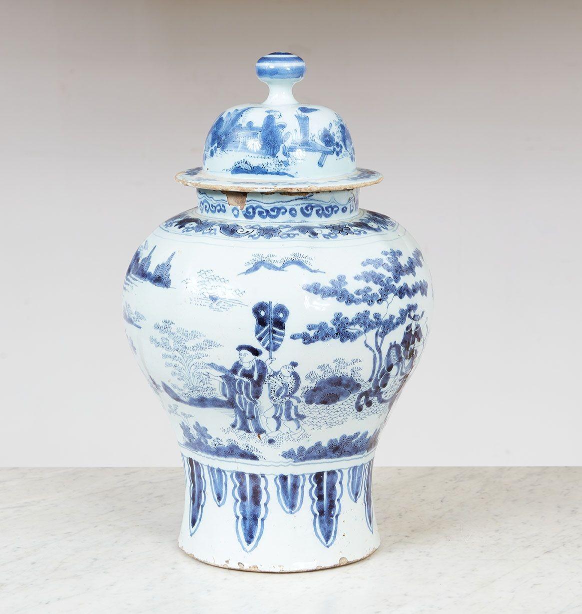Covered Delft Jar (Porzellan) im Angebot