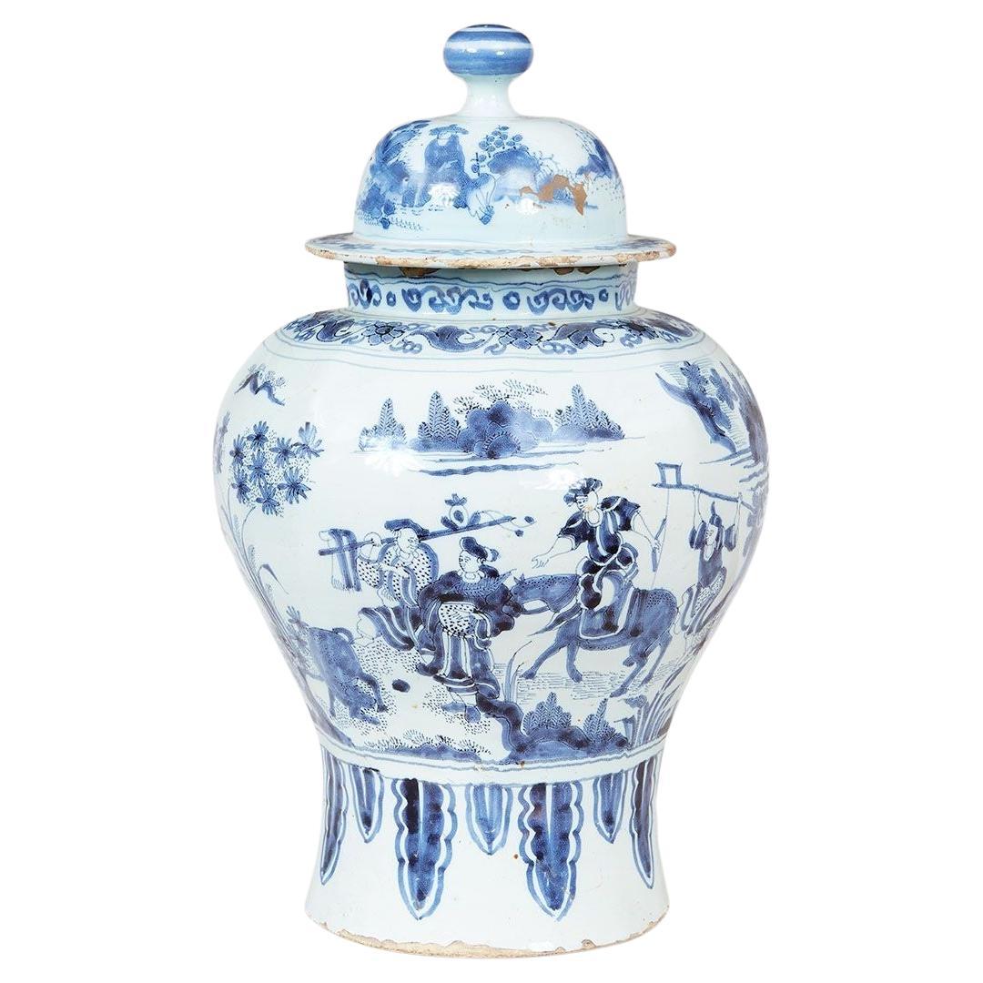 Covered Delft Jar im Angebot