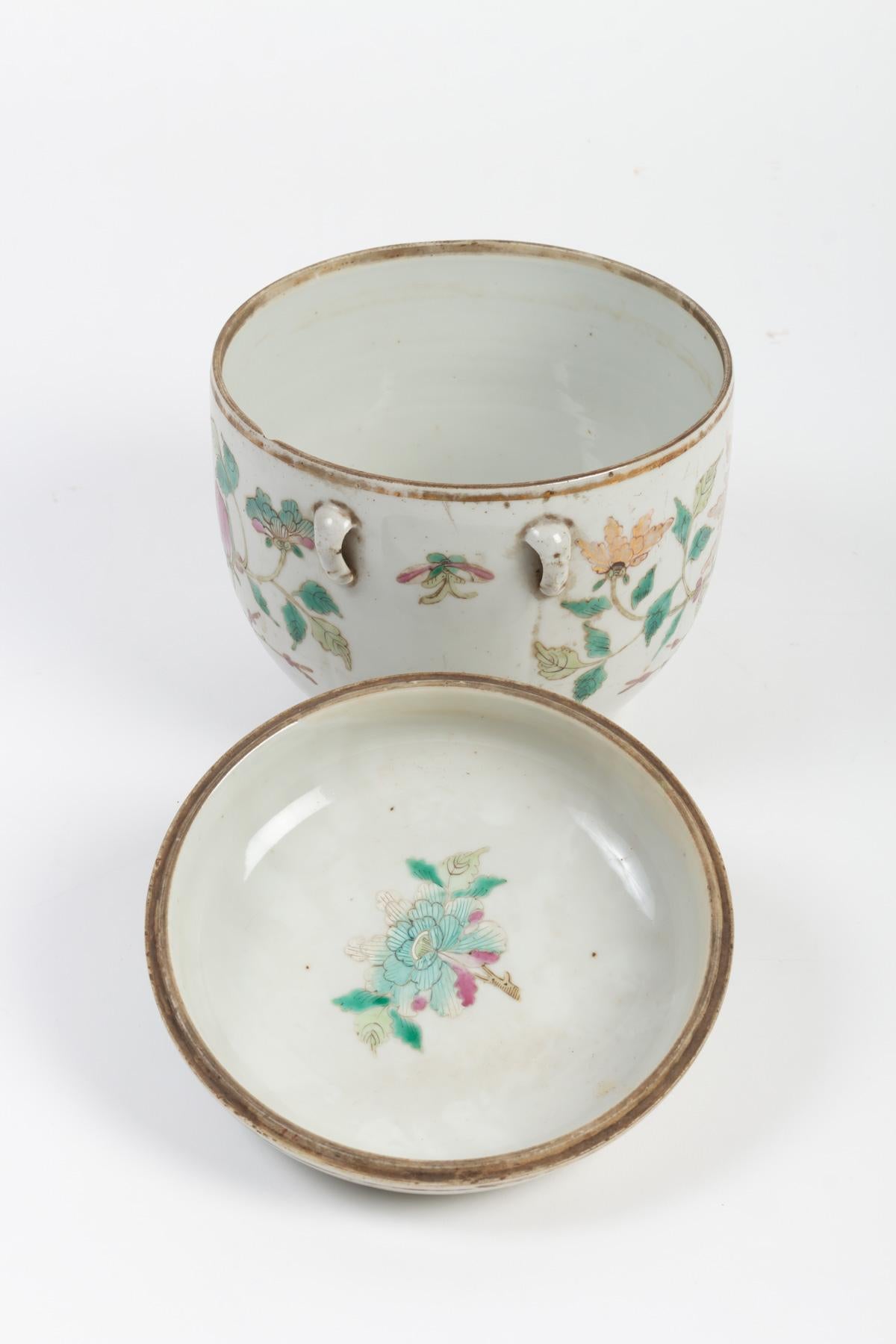 Porcelain Covered Pot China, End of the 19th Century