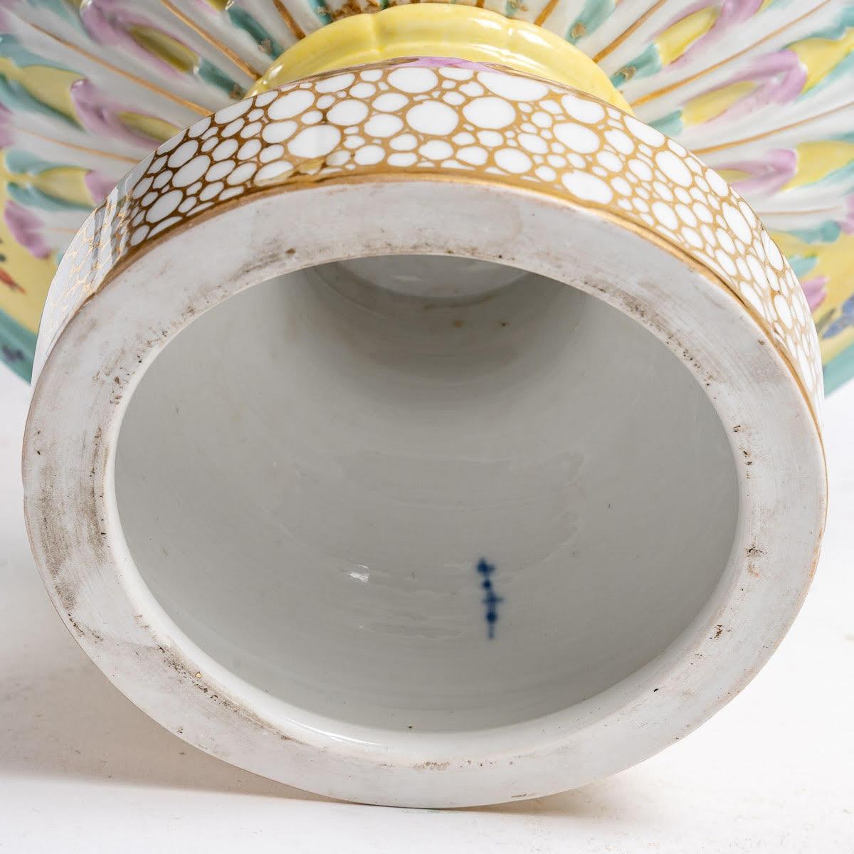 Covered Pot in Berlin Porcelain, KPM Manufactory, 19th Century. For Sale 3
