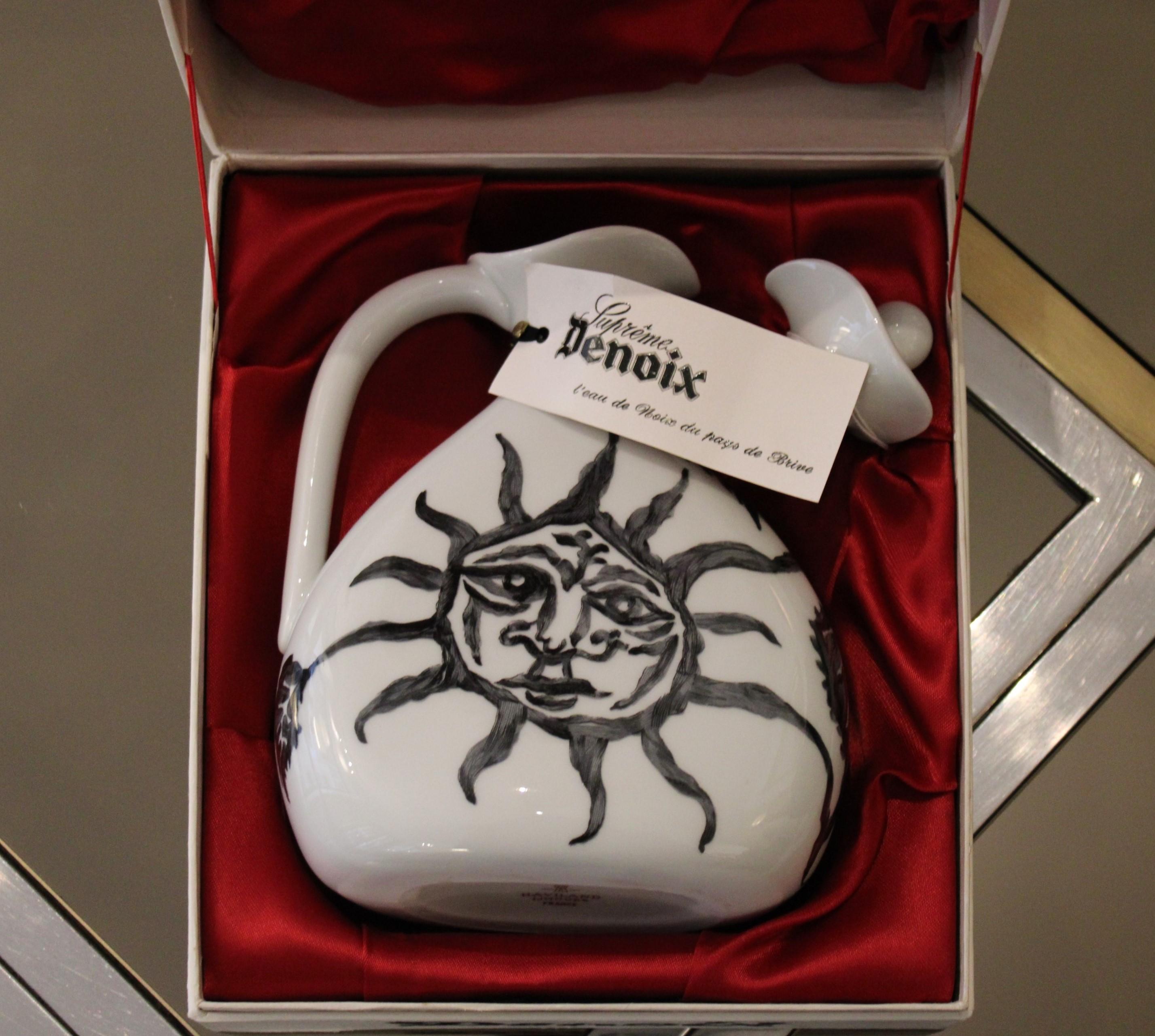 Porcelain Covered pot in enamelled porcelain with a sun, France, circa 1960 For Sale