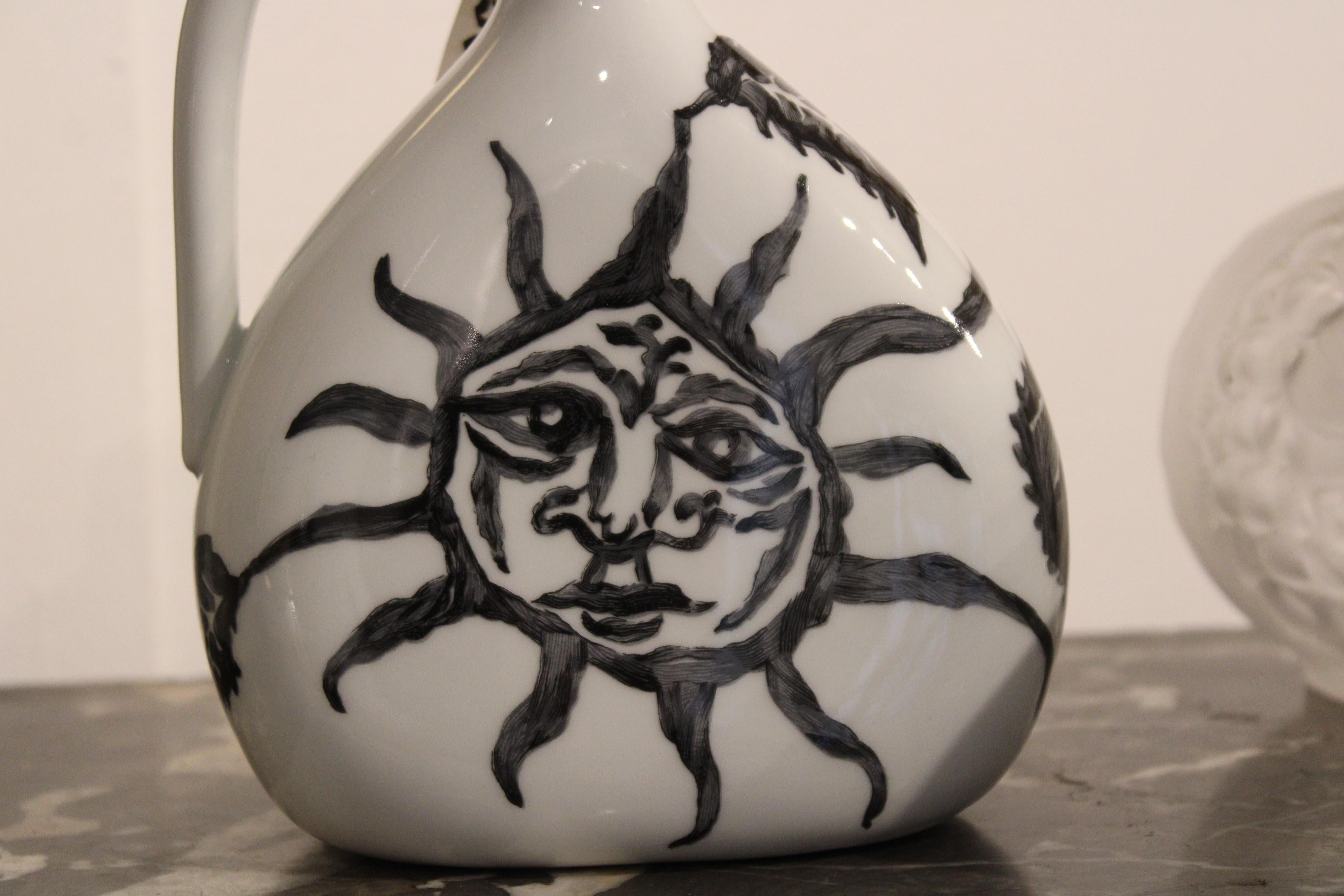 Covered pot in enamelled porcelain with a sun, France, circa 1960 For Sale 1