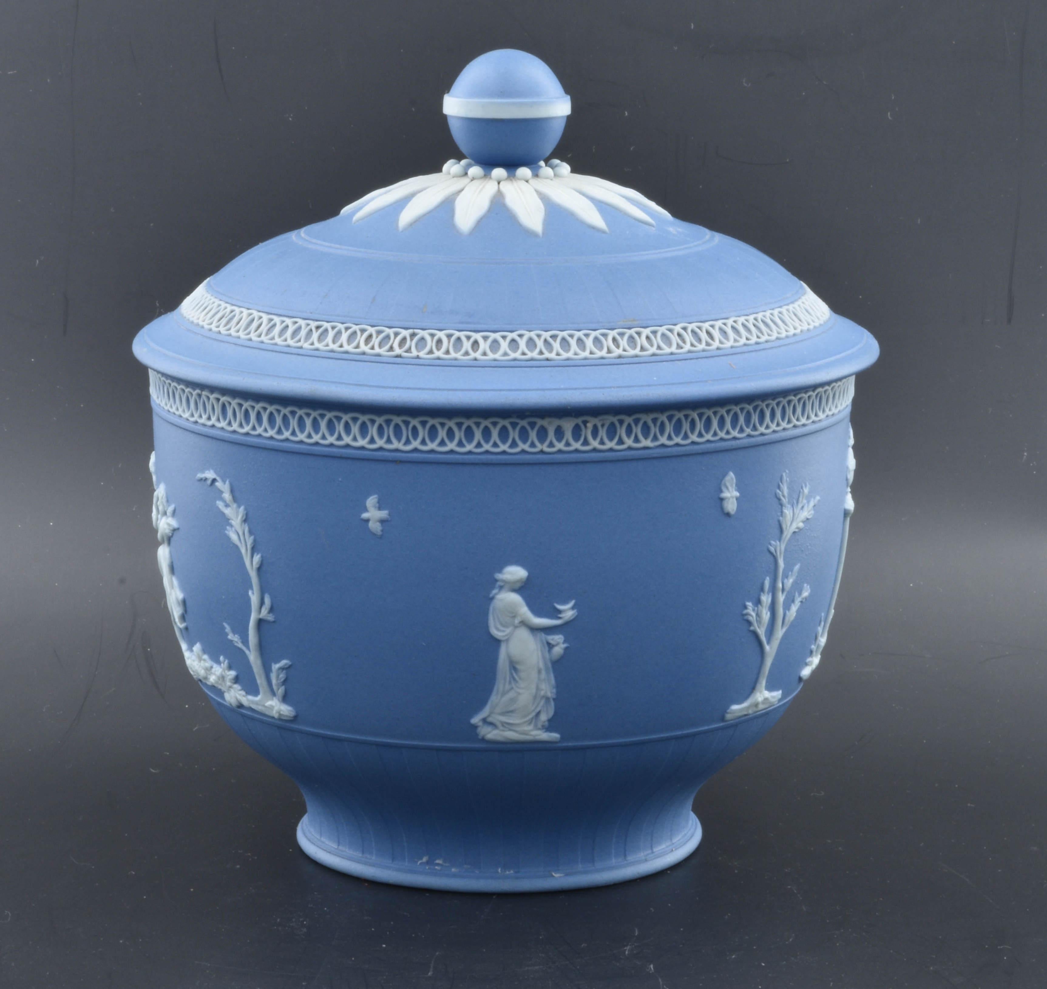 Neoclassical Covered Sugar Box in Blue Jasperware. Adams C1790. For Sale