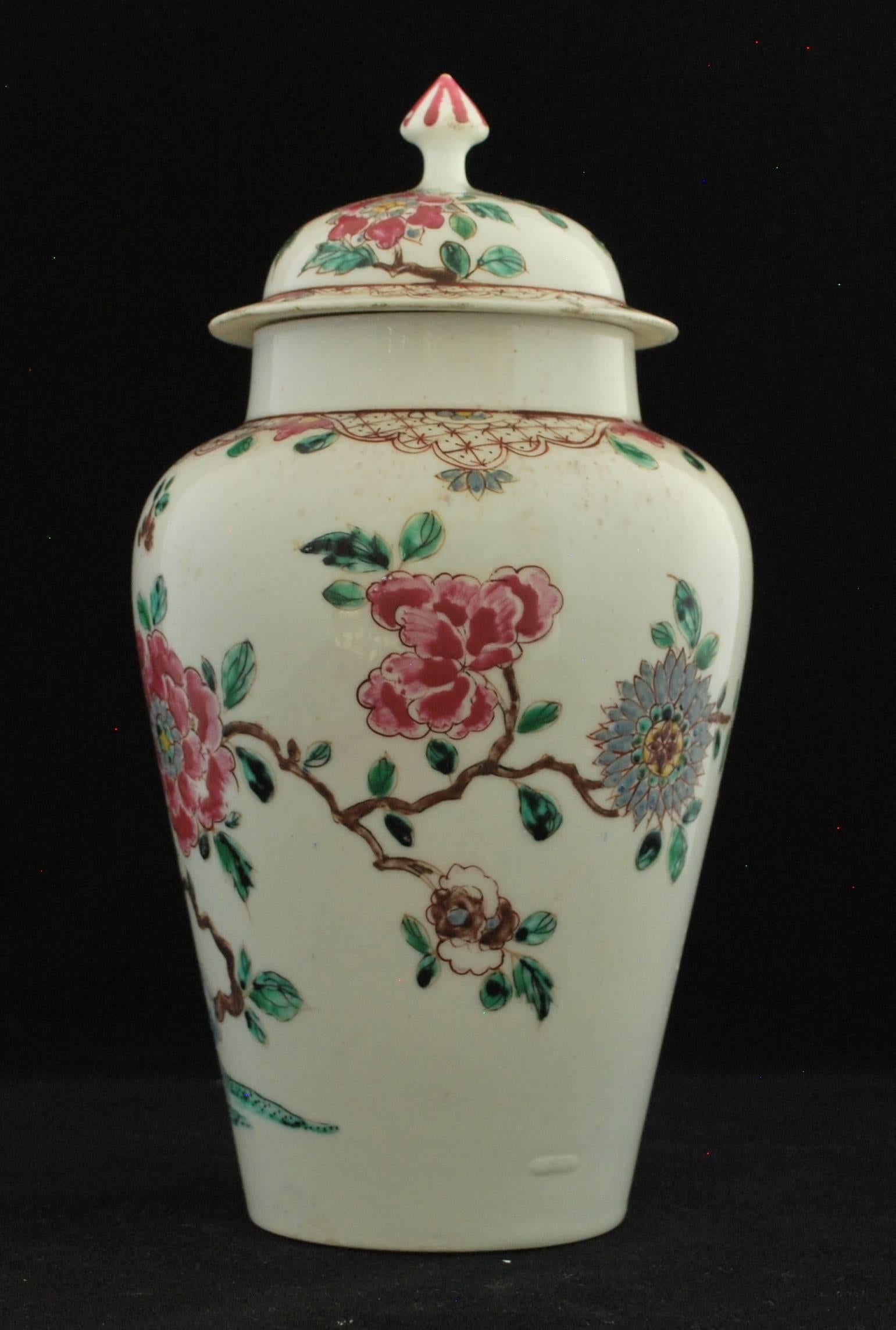 Covered Vase, Famille Rose Decoration, Bow Porcelain Factory, circa 1749 In Excellent Condition For Sale In Melbourne, Victoria
