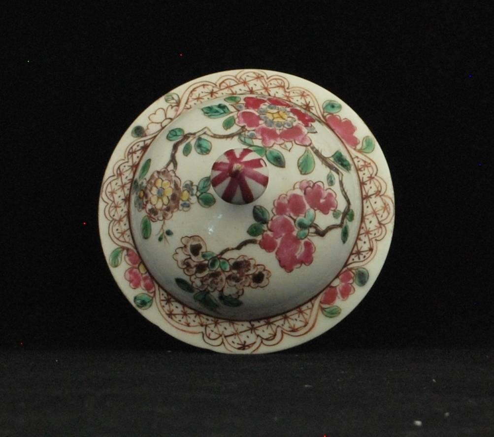 Covered Vase, Famille Rose Decoration, Bow Porcelain Factory, circa 1749 For Sale 1